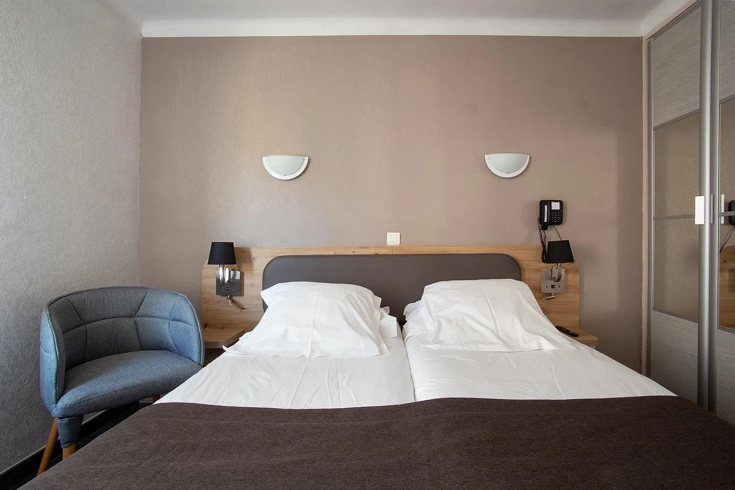 Bedroom in Azur Hôtel