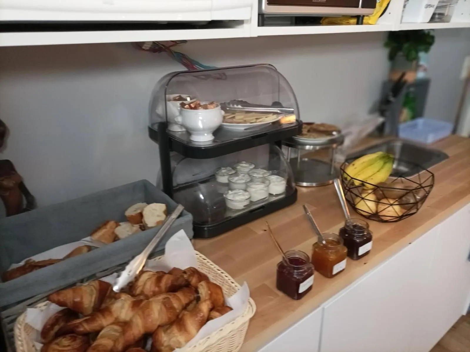 Food and drinks in Azur Hôtel