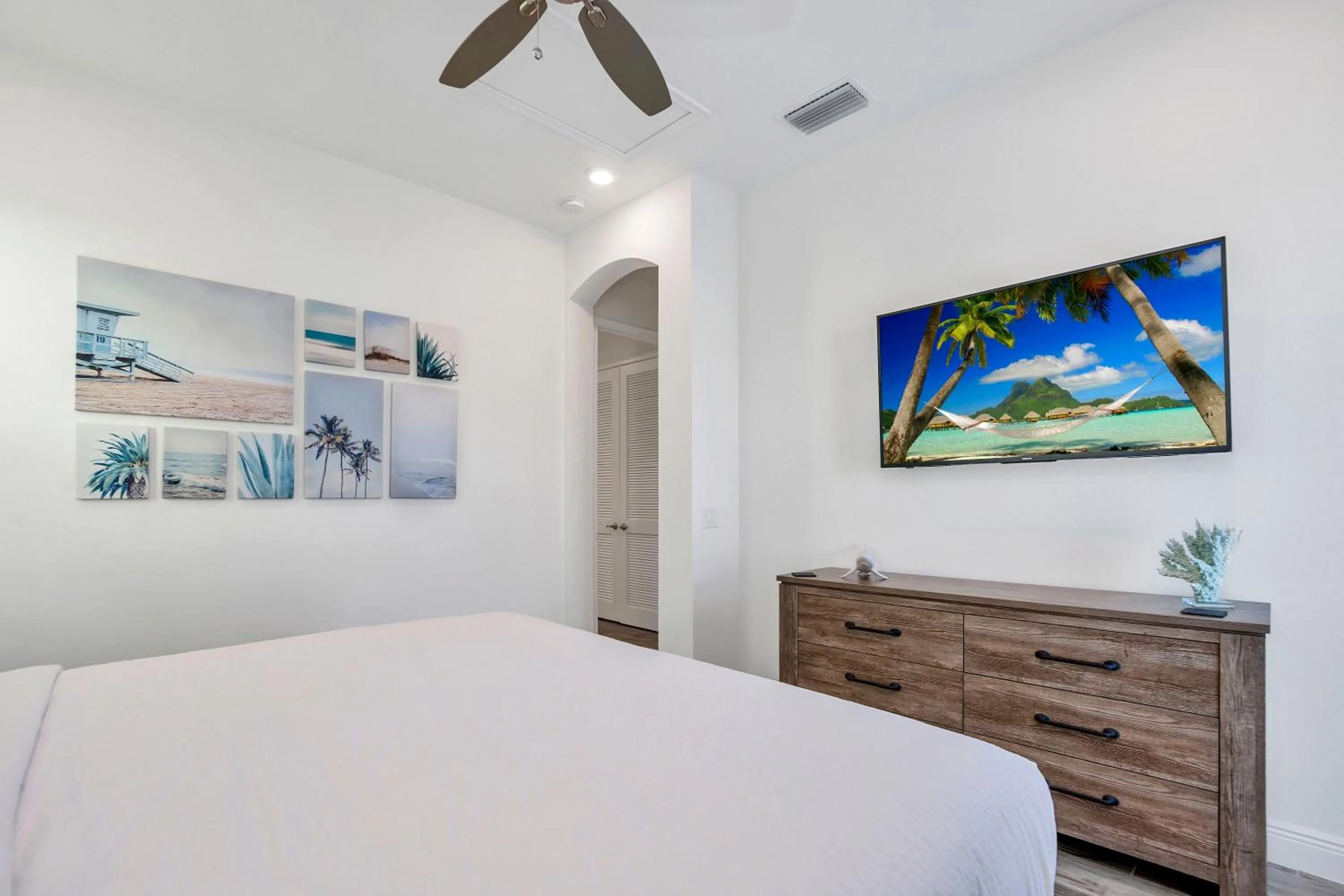 Bed in Margaritaville Cottage, PRIVATE POOL, Near Disney