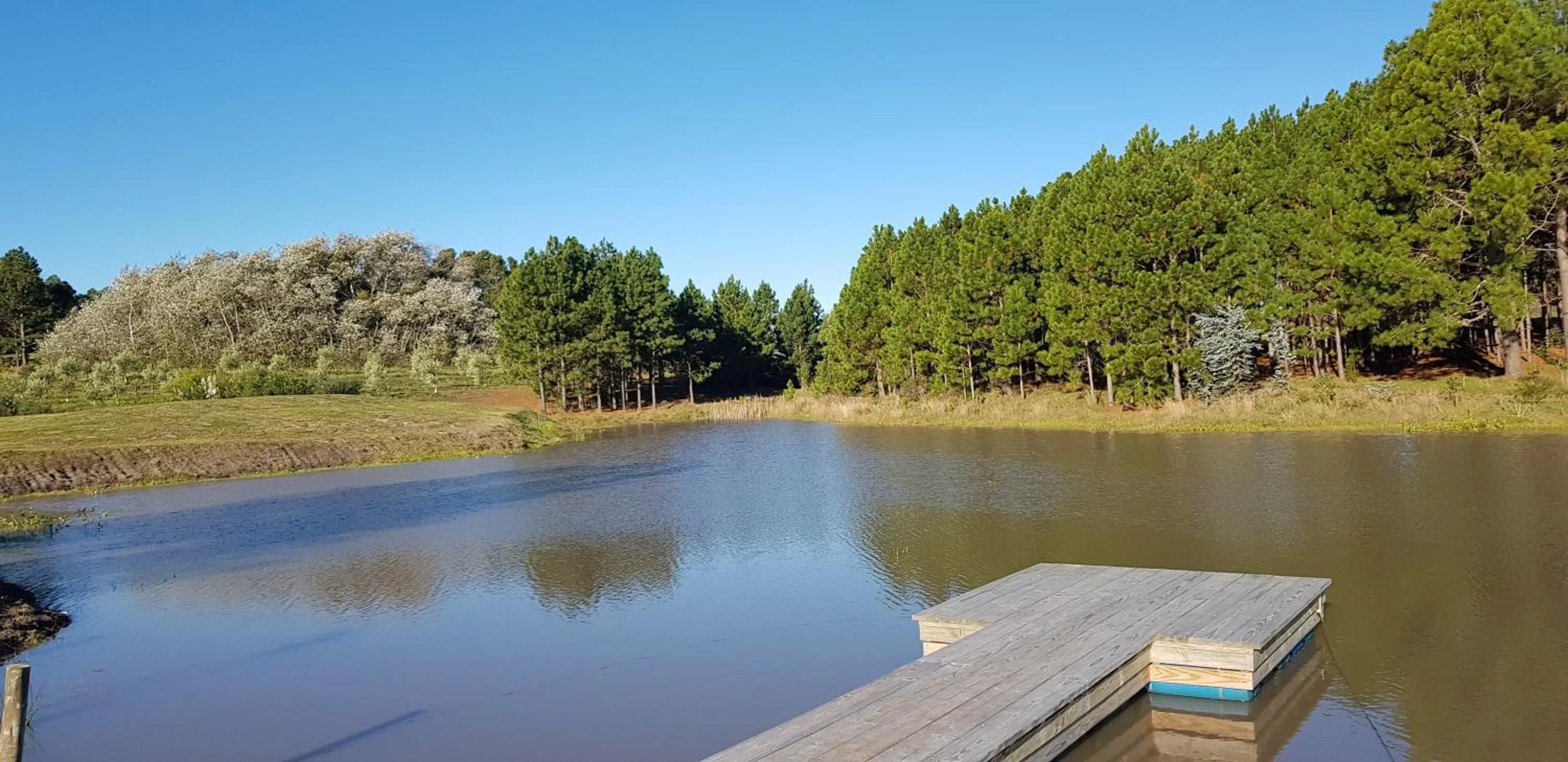 Lake view in LUZ Culinary Wine Lodge