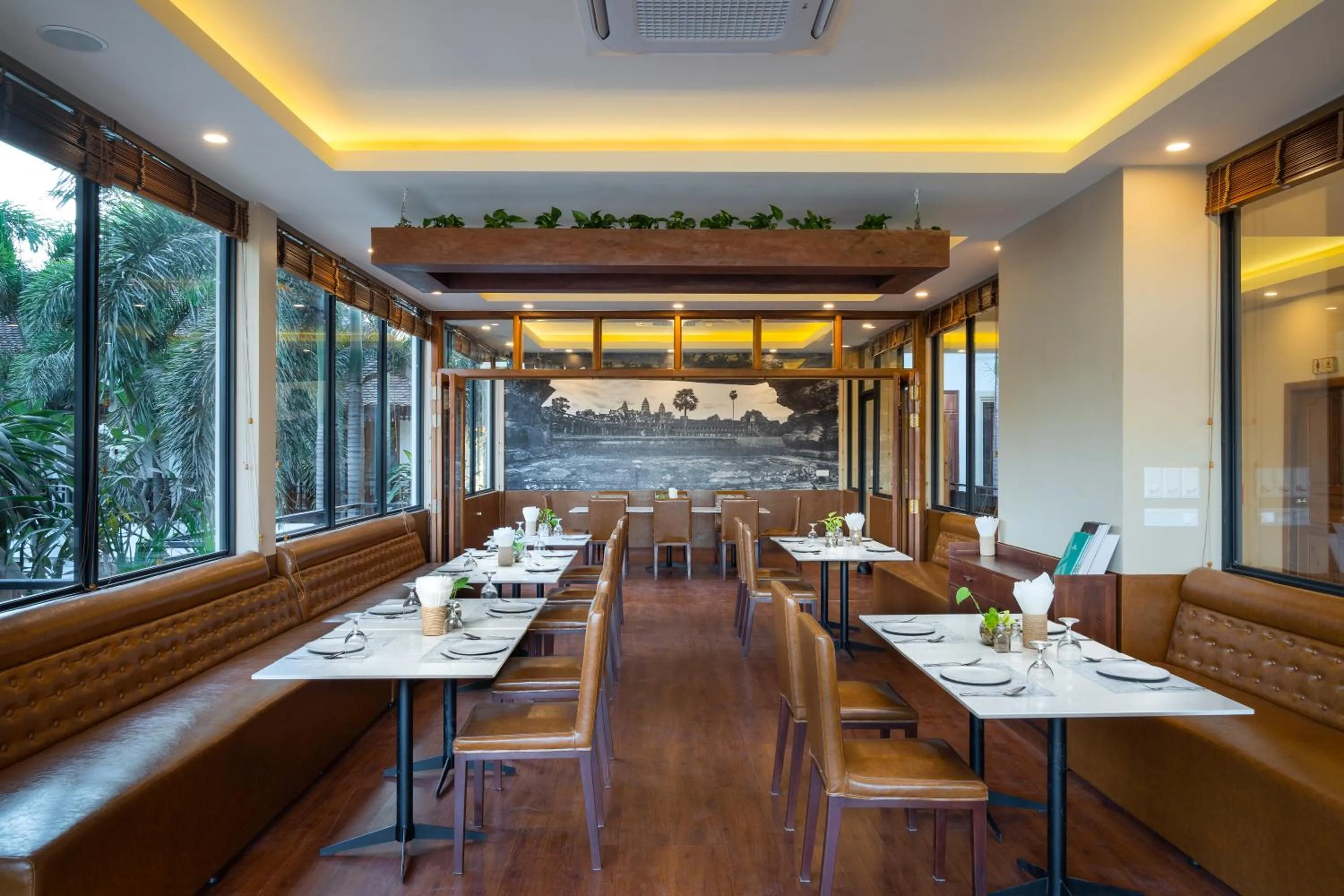 Restaurant/places to eat in Amatak Boutique Hotel