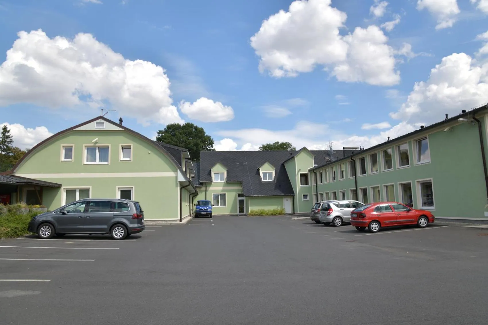 Property building in Komorni Hurka