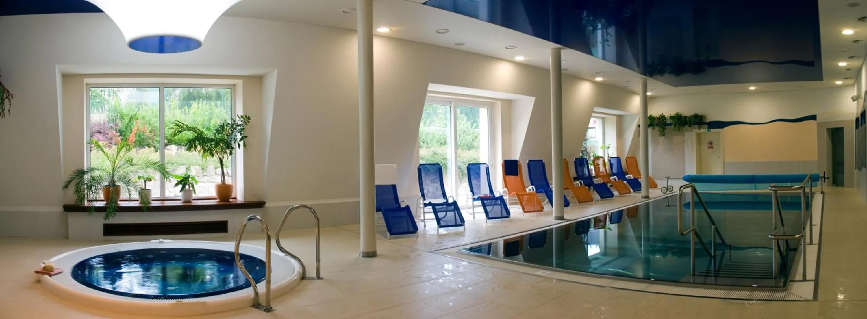 Swimming pool in Komorni Hurka