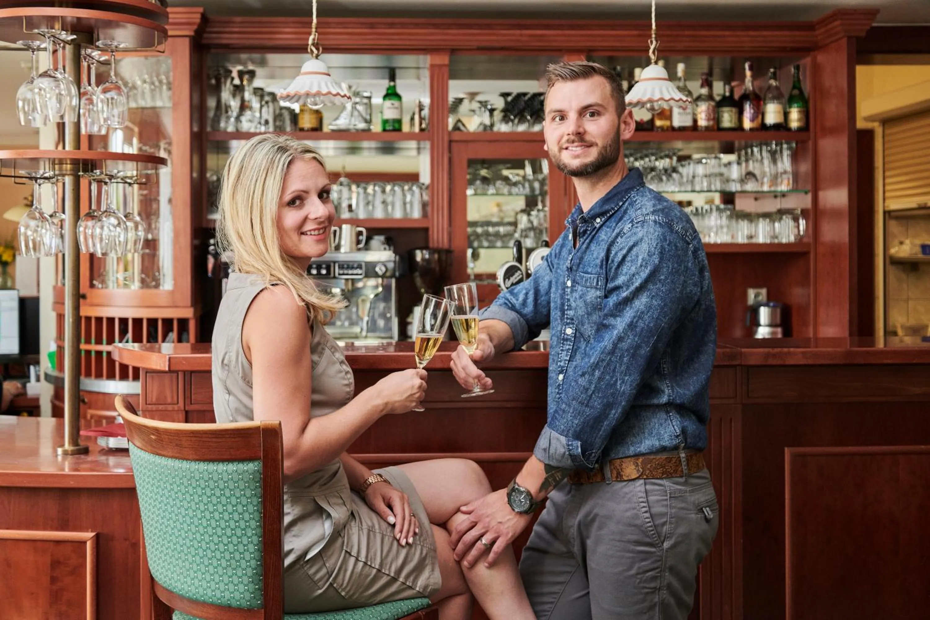 Restaurant/places to eat in Komorni Hurka