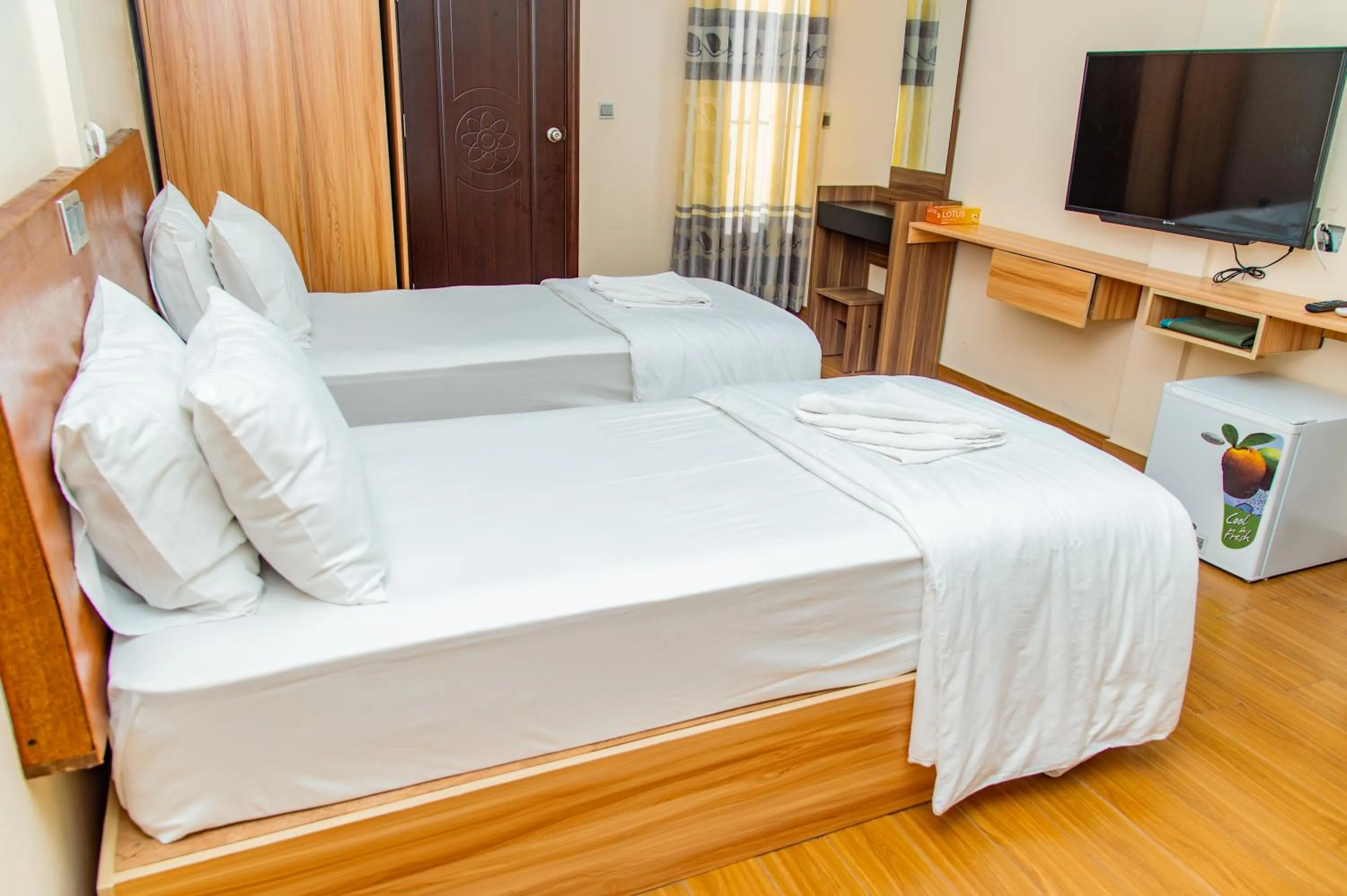 Property building, Bed in Aasna Inn