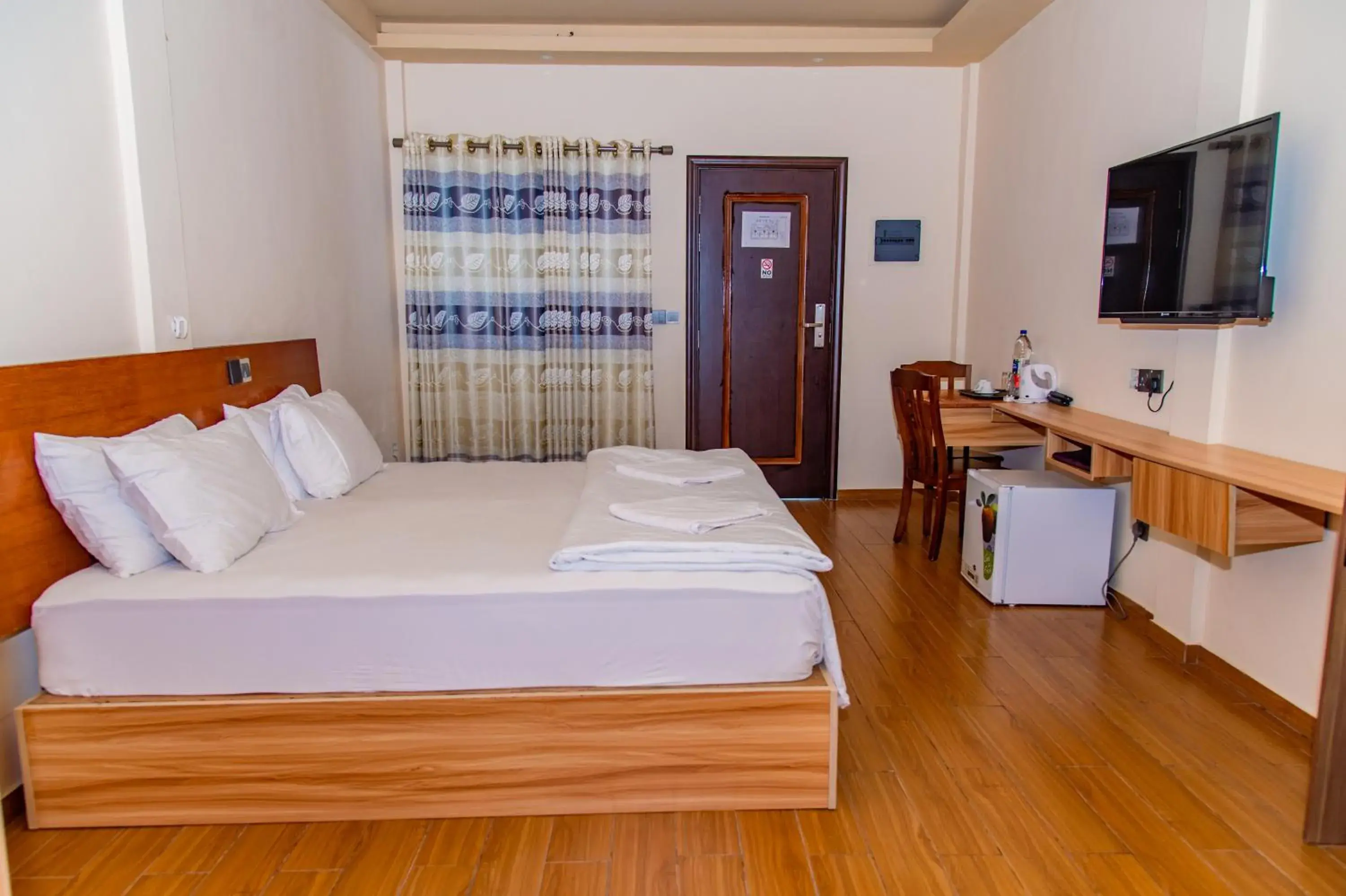 Deluxe Double or Twin Room with Balcony - single occupancy in Aasna Inn Deluxe Double or Twin Room with Balcony - single occupancy in Aasna Inn