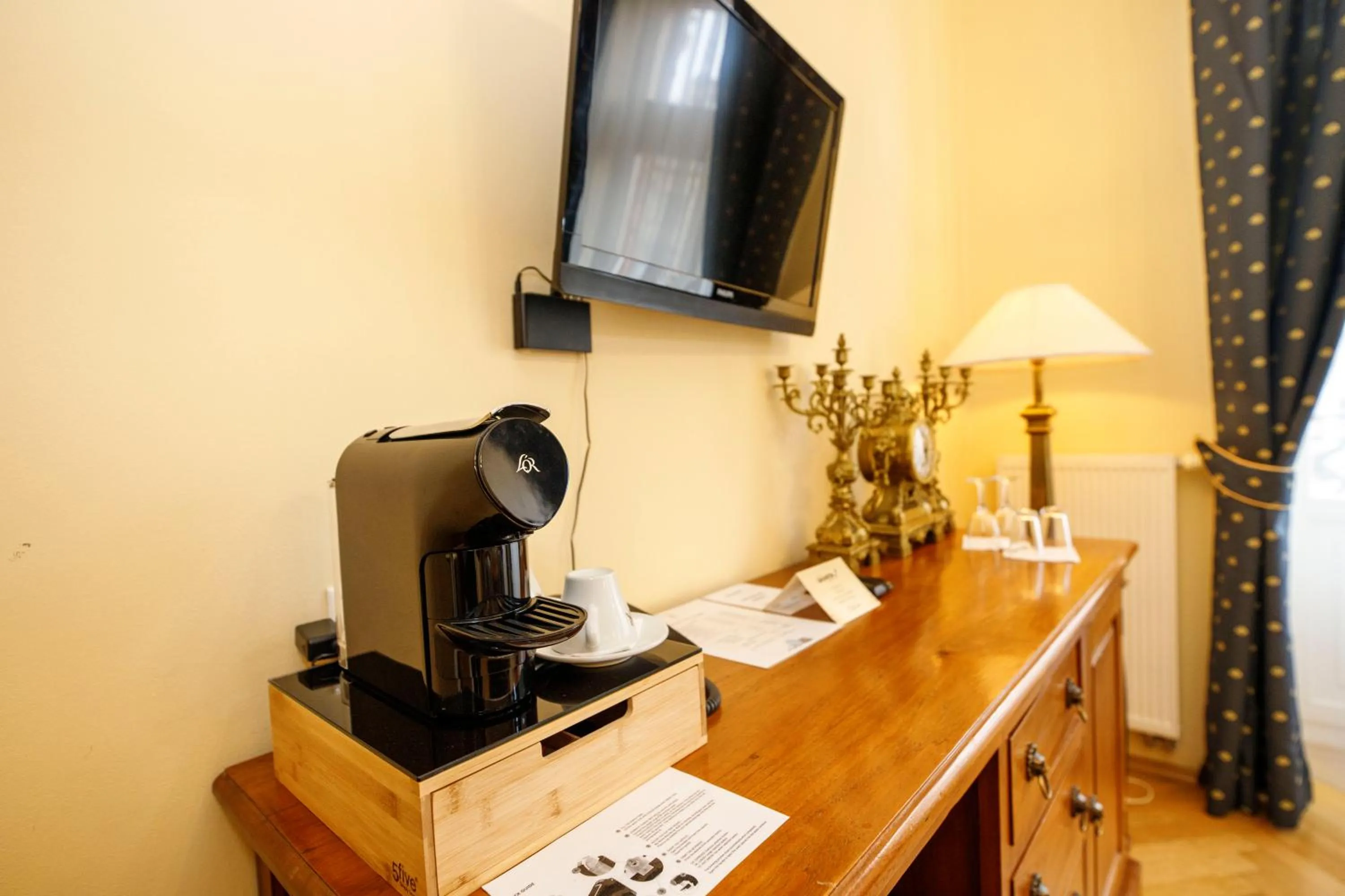 Bed in Salvator Hotel