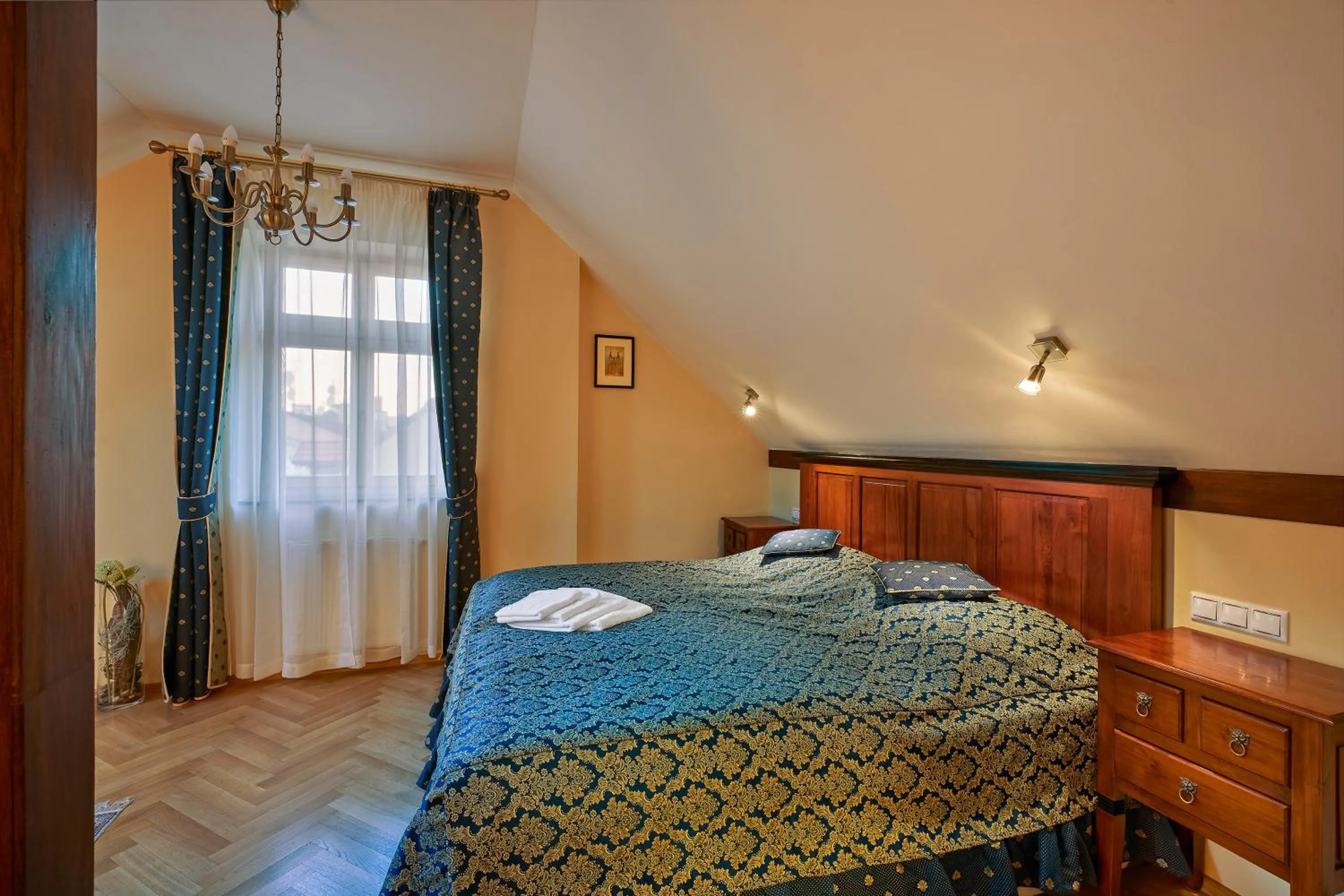 Bed in Salvator Hotel