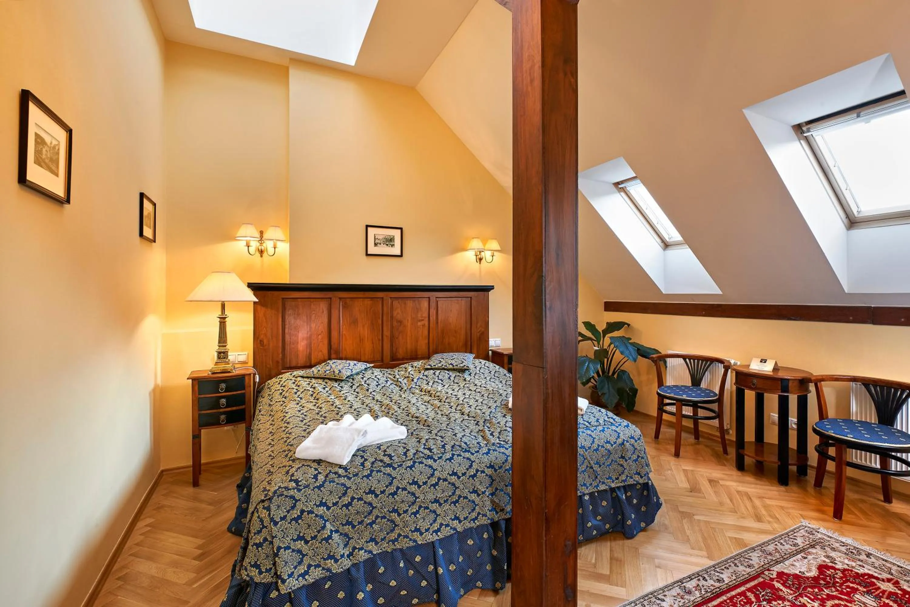 Bed in Salvator Hotel