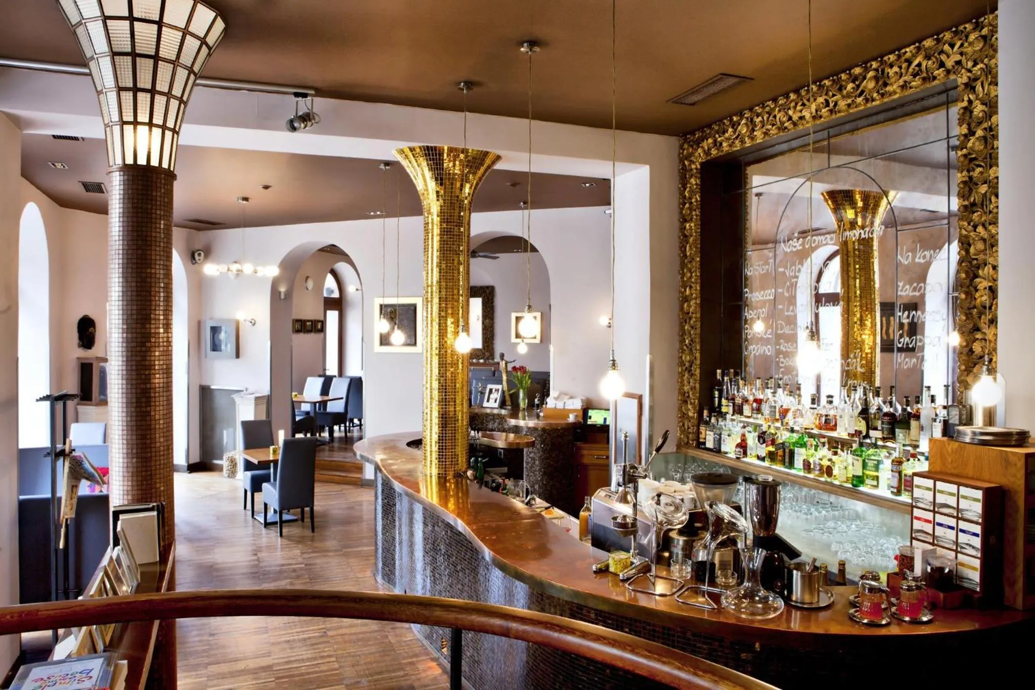 Restaurant/places to eat in Boutique Hotel Nautilus