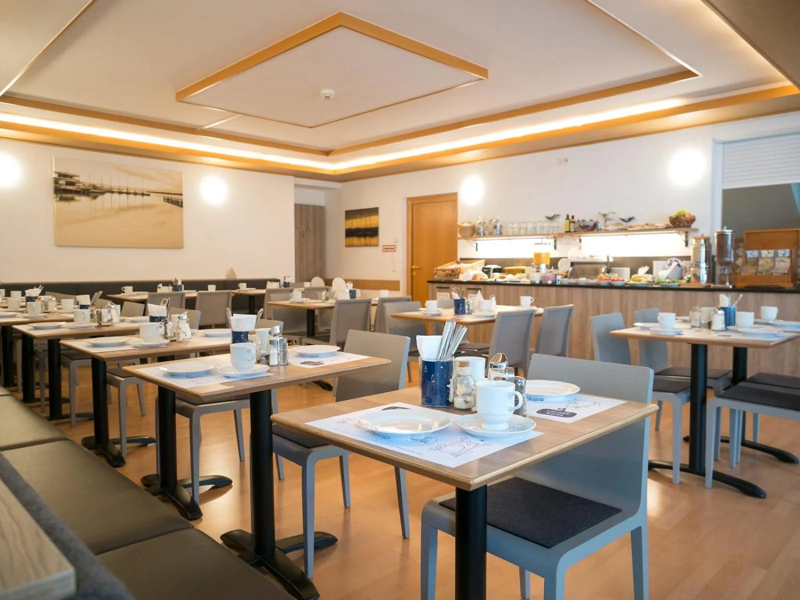 Food and drinks in Hotel am See Rust