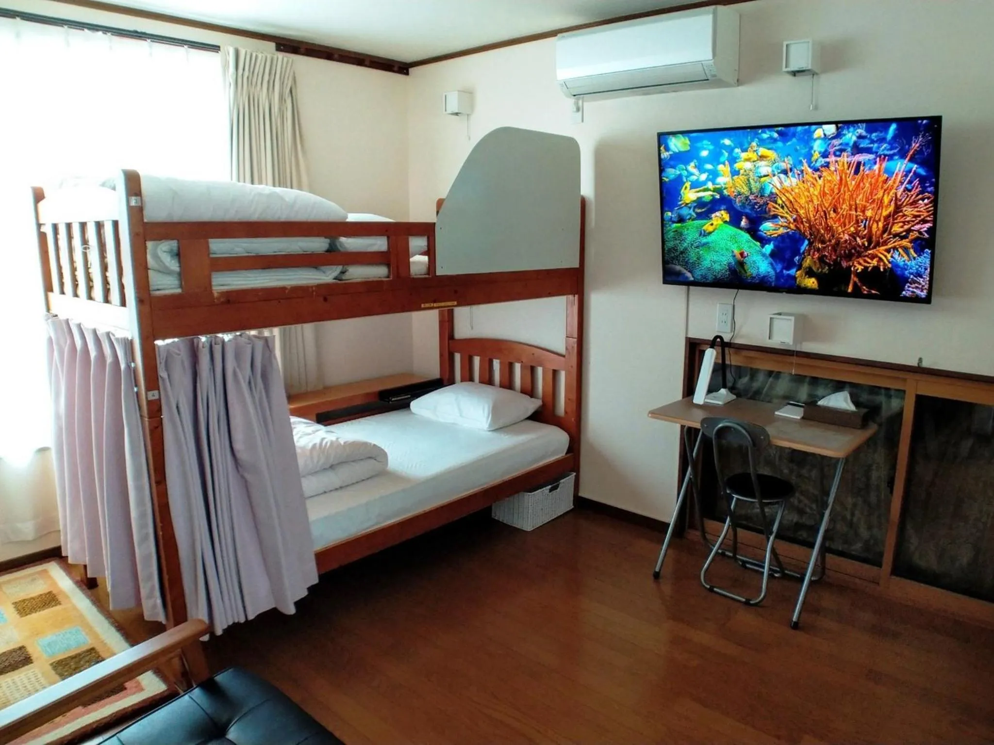 Photo of the whole room in Hiroshima Saijo Youth Hostel