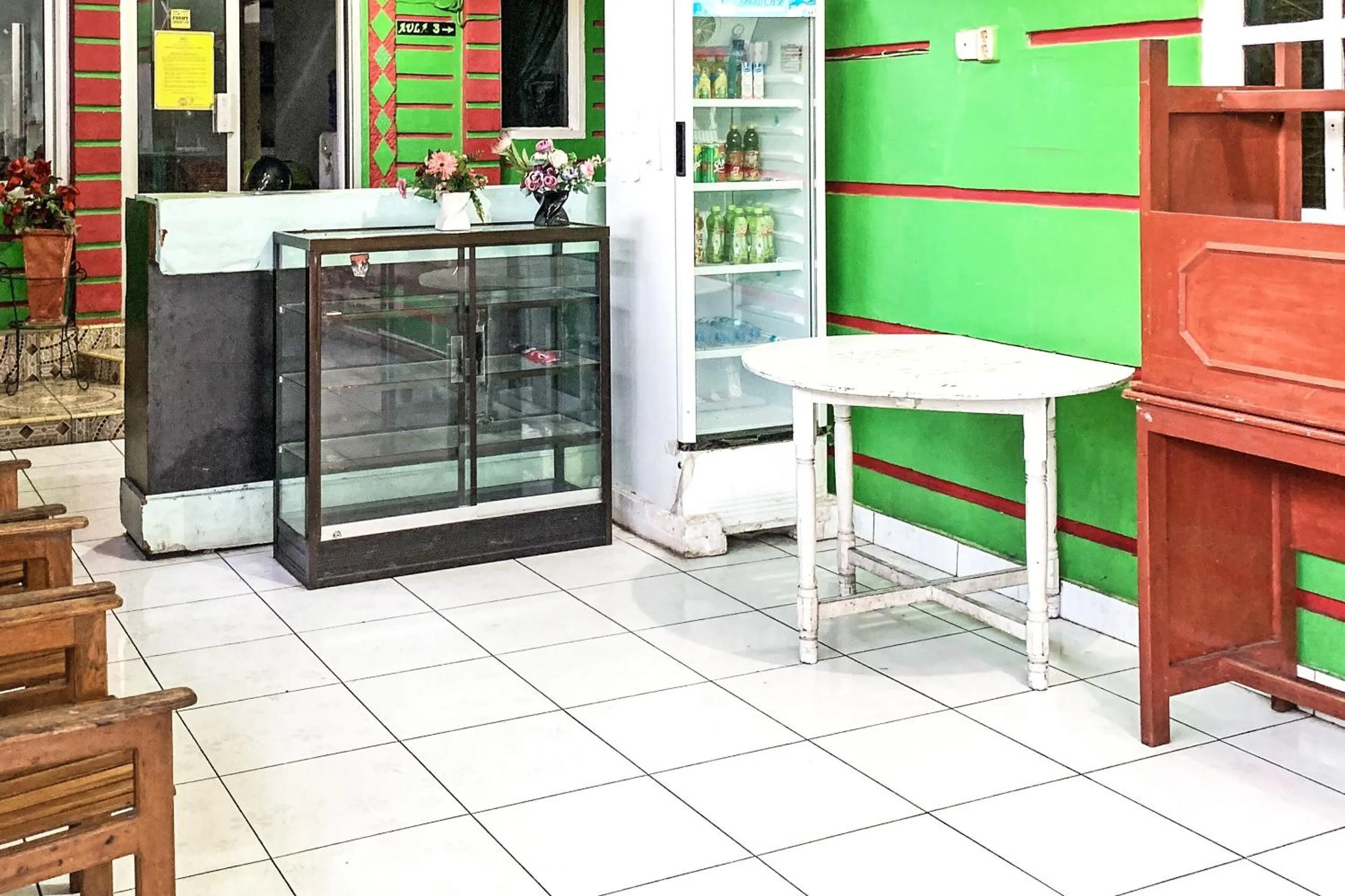 Lobby or reception in Hotel O Surya HotelNearTaman Anggrek Pkk Watansoppeng