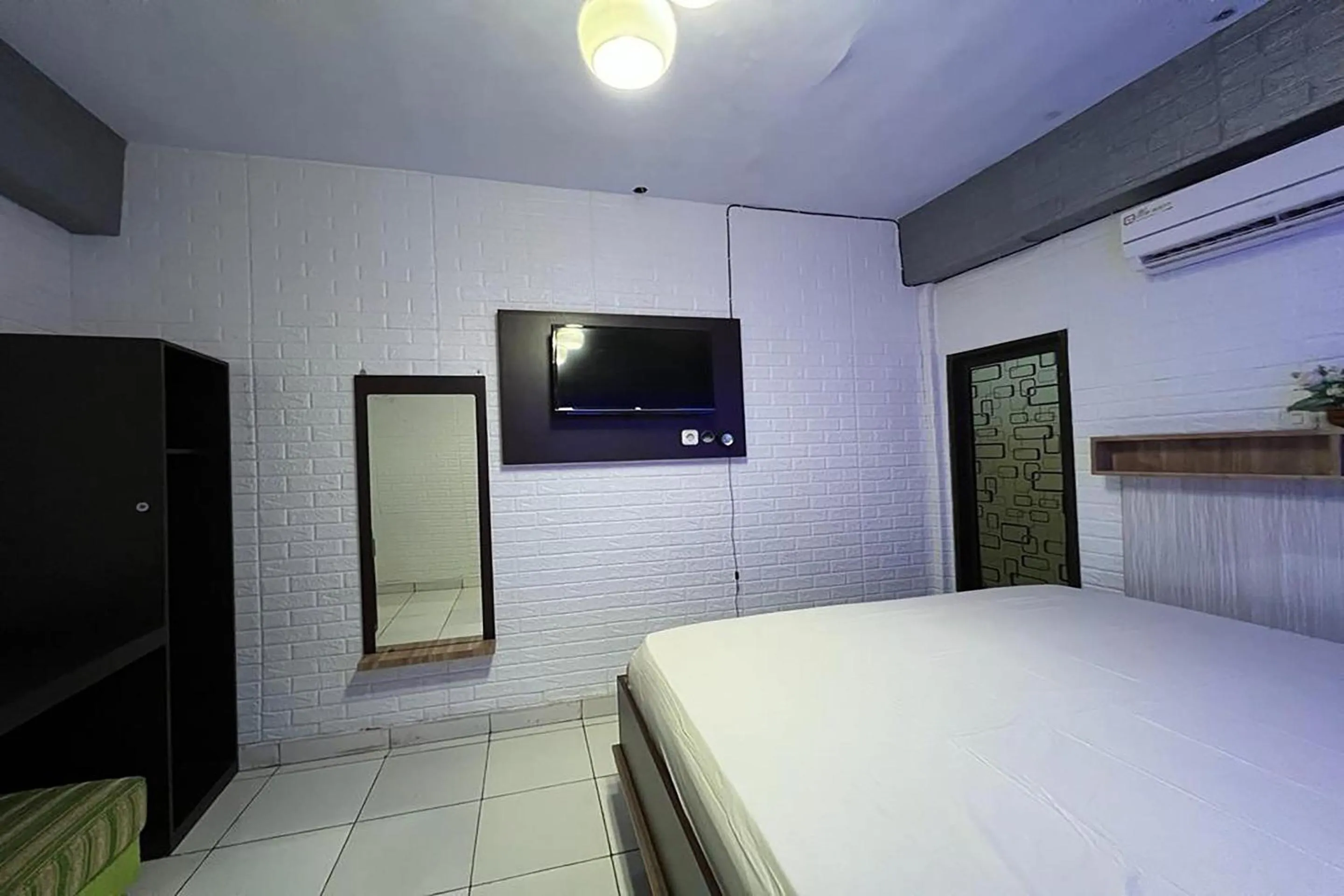 Bedroom, Bed in Hotel O Surya HotelNearTaman Anggrek Pkk Watansoppeng