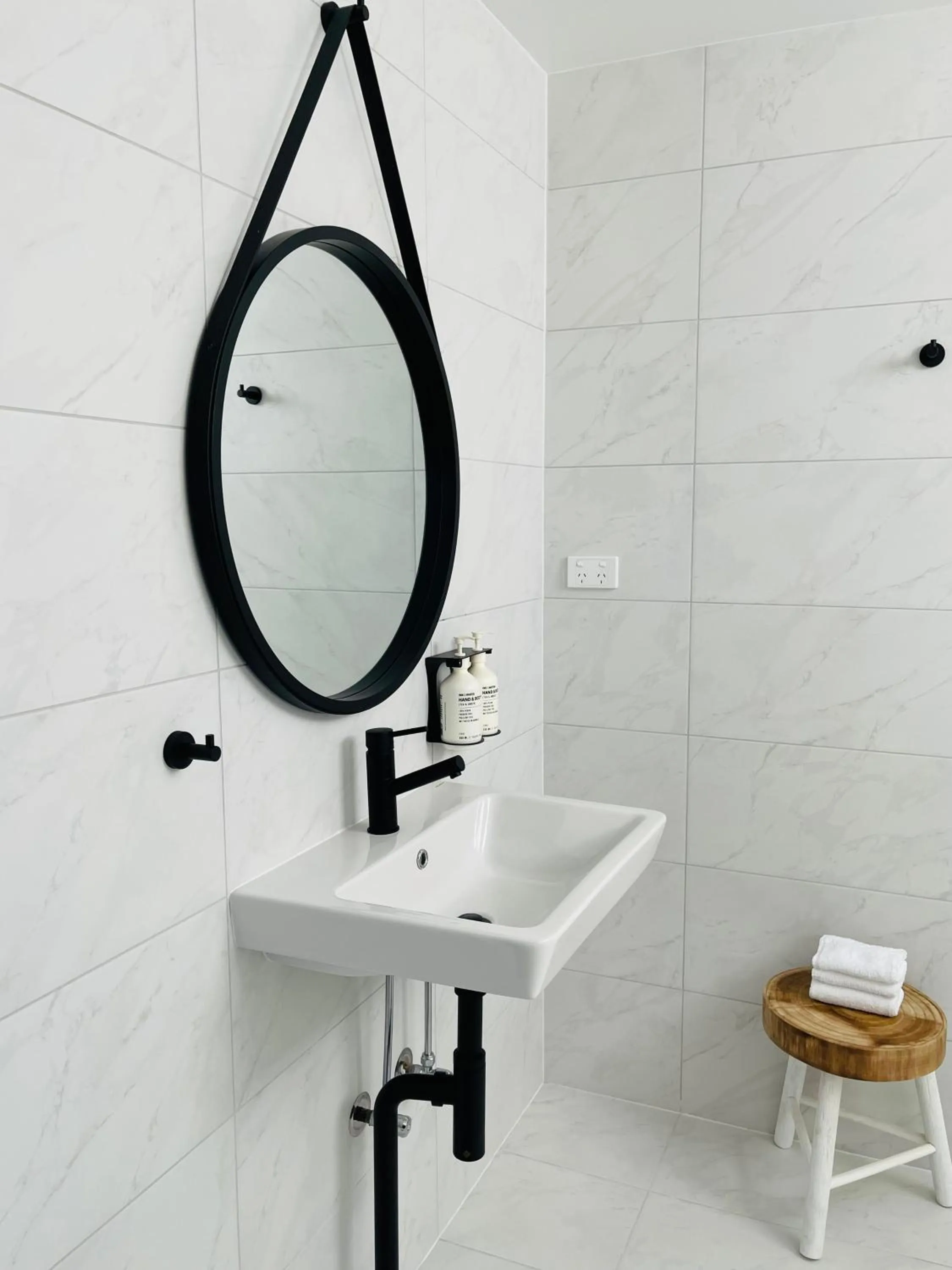 Toilet in Tessa's on the Beach