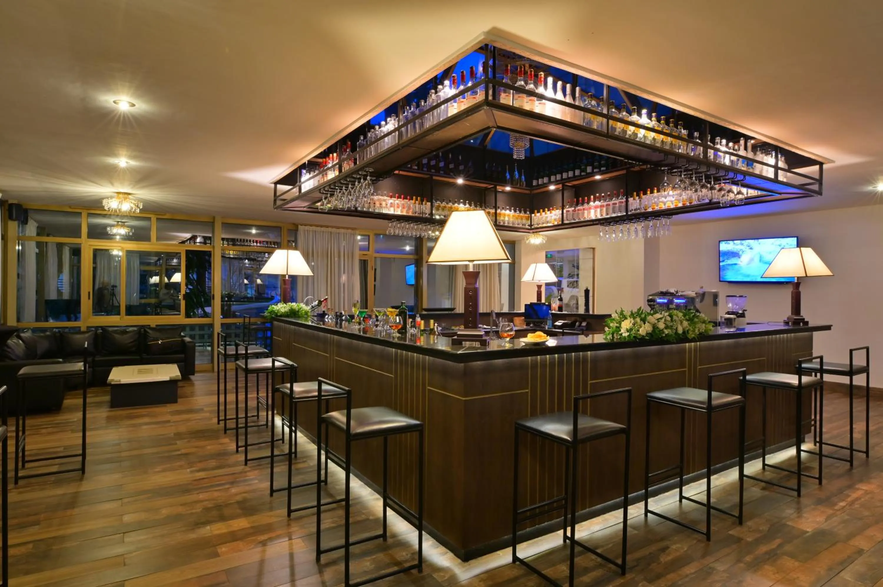 Lounge or bar in De Leopol Hotel