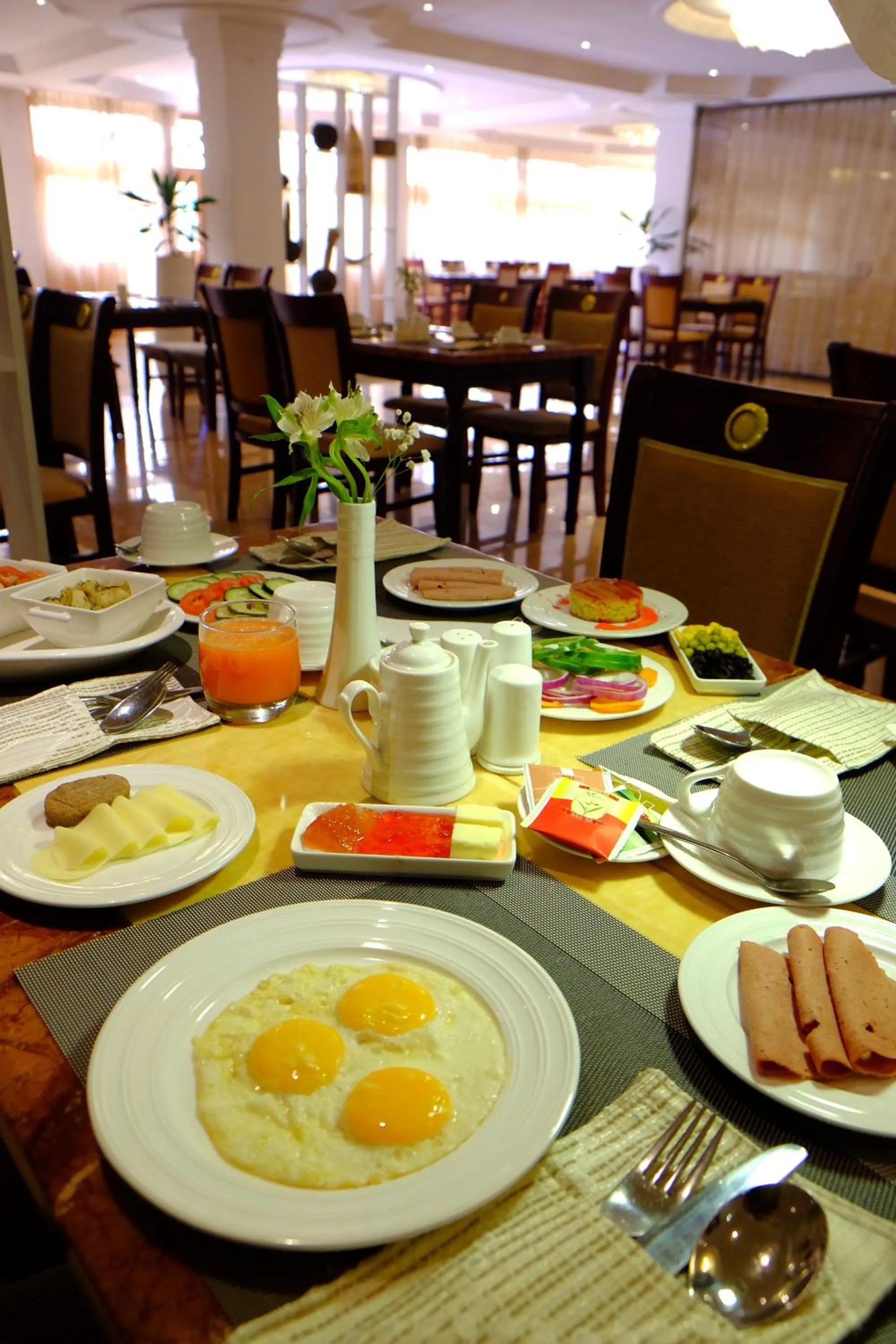 Food and drinks in De Leopol Hotel