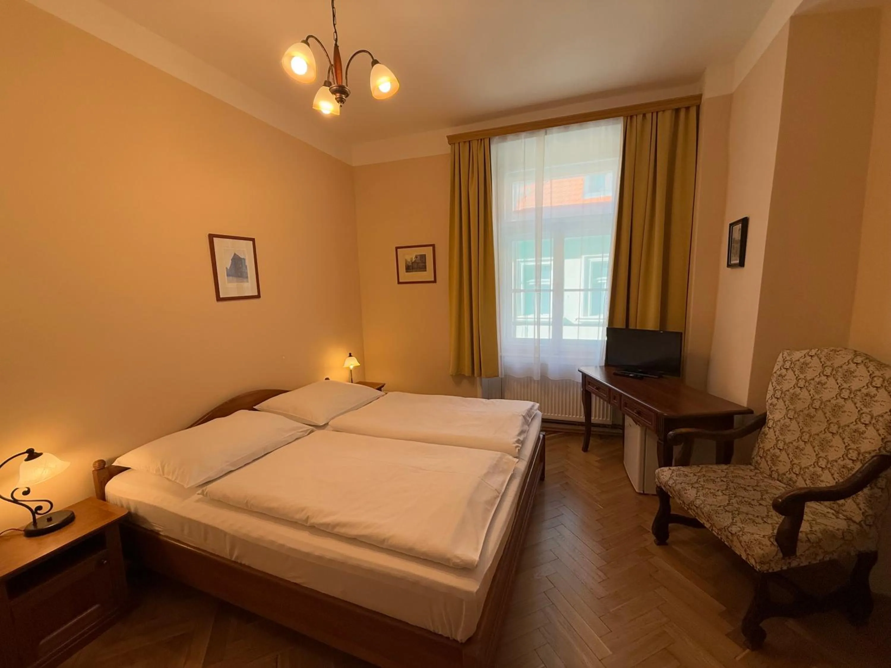 Bed in Hotel King George