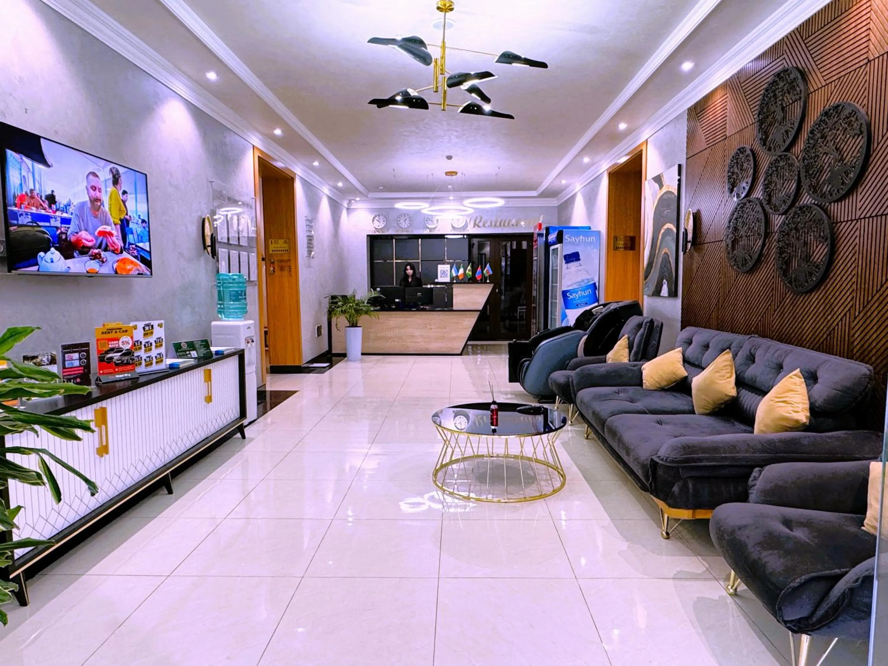 Communal lounge/ TV room in The Moon Hotel