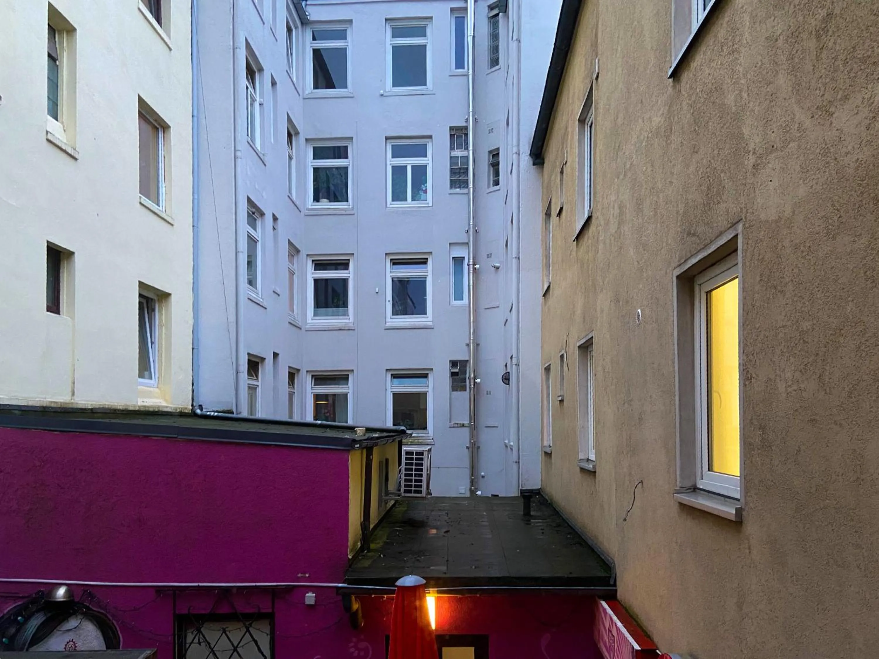 Property building in Sleep In Hamburg Kajüten