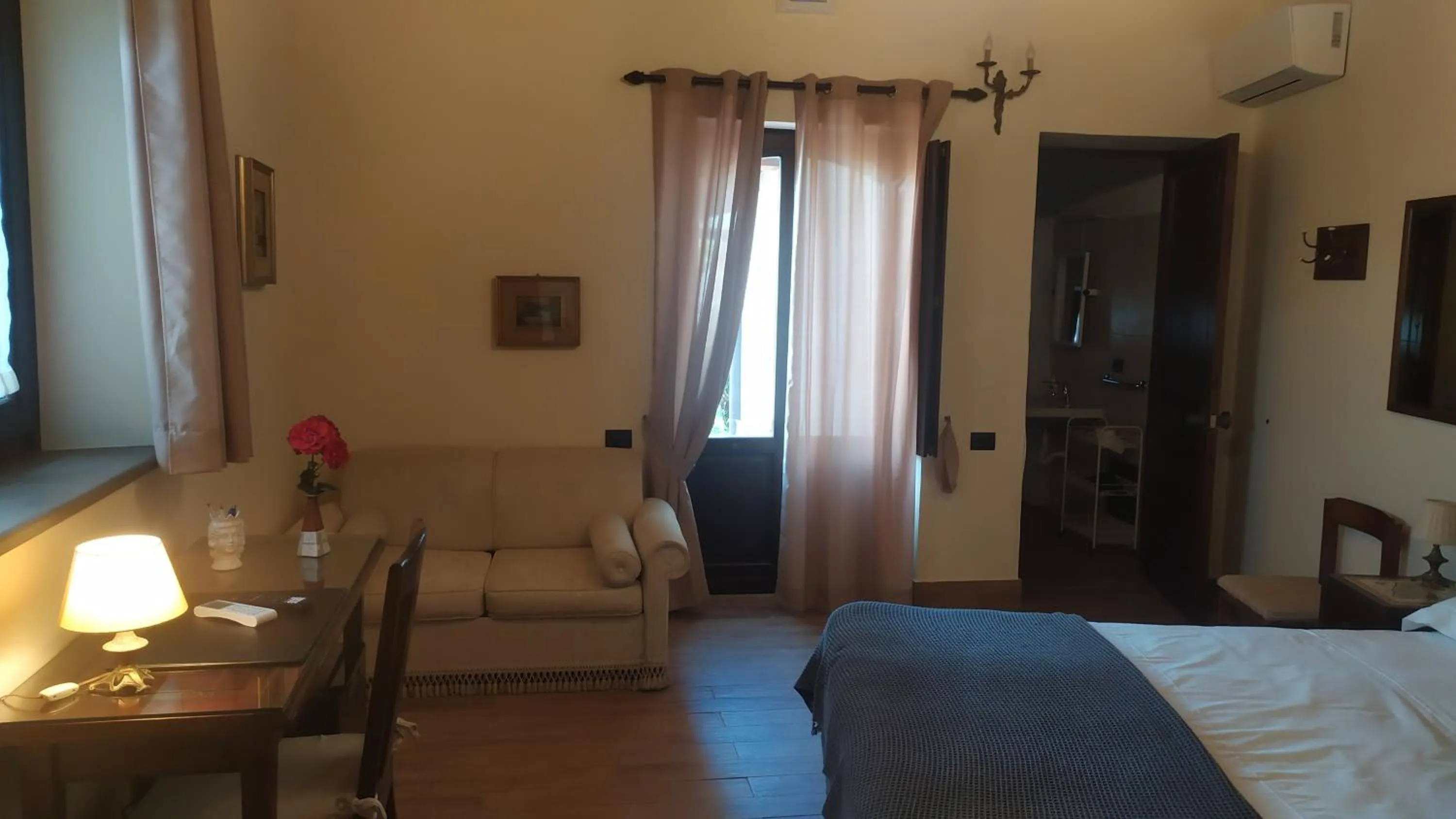 Bedroom, Bed in Il Giardino di Galatea