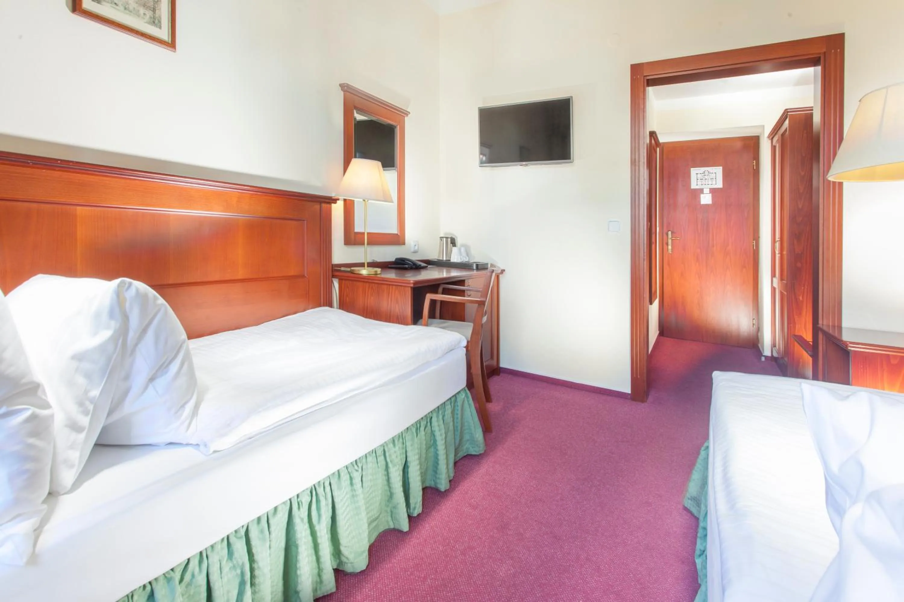 Photo of the whole room, Bed in Hotel Lunik