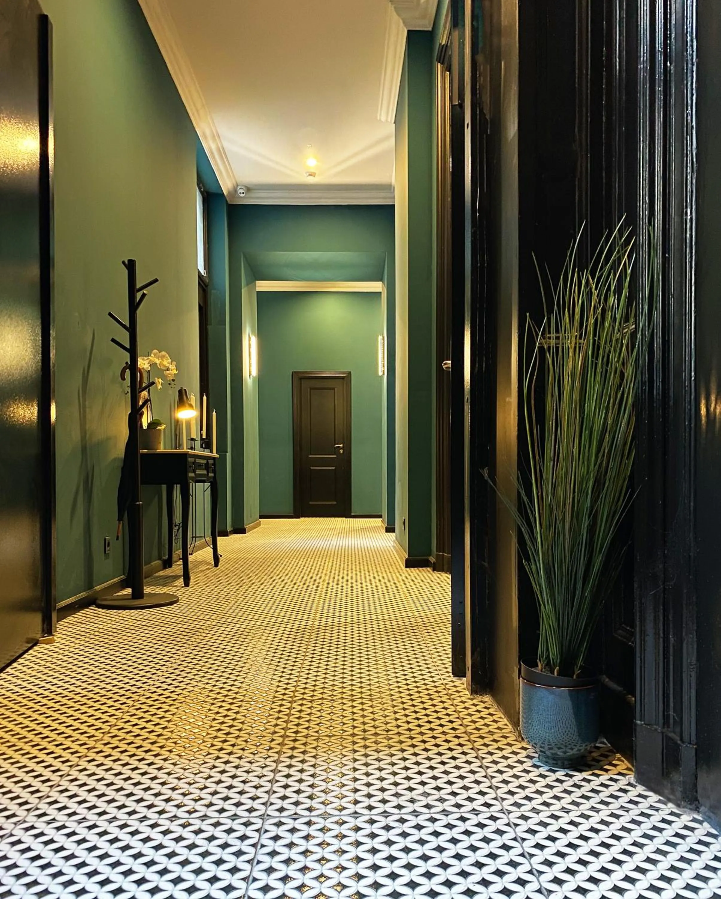 Facade/entrance in Rumor Rooms