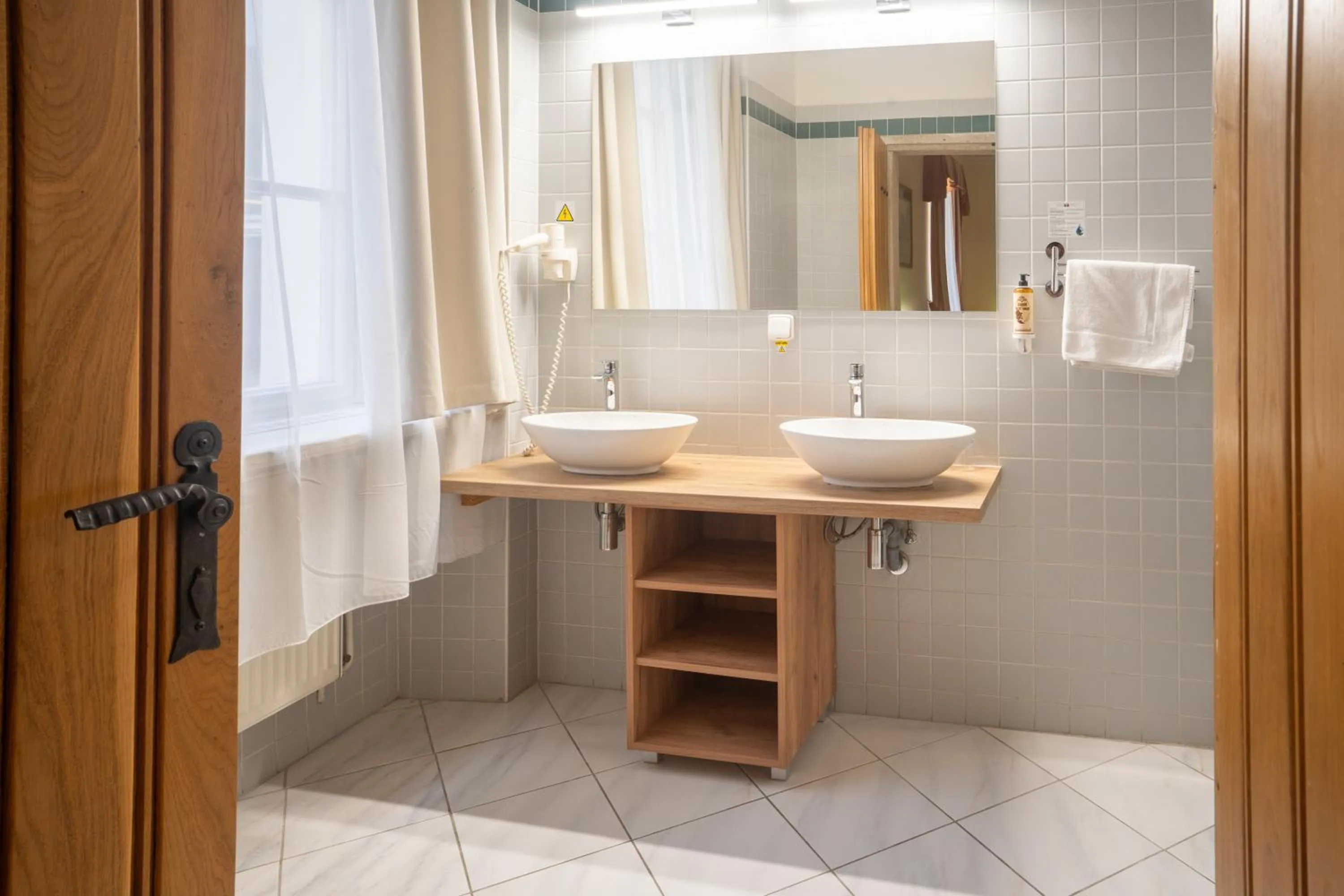 Bathroom in U Medvidku-Brewery Hotel