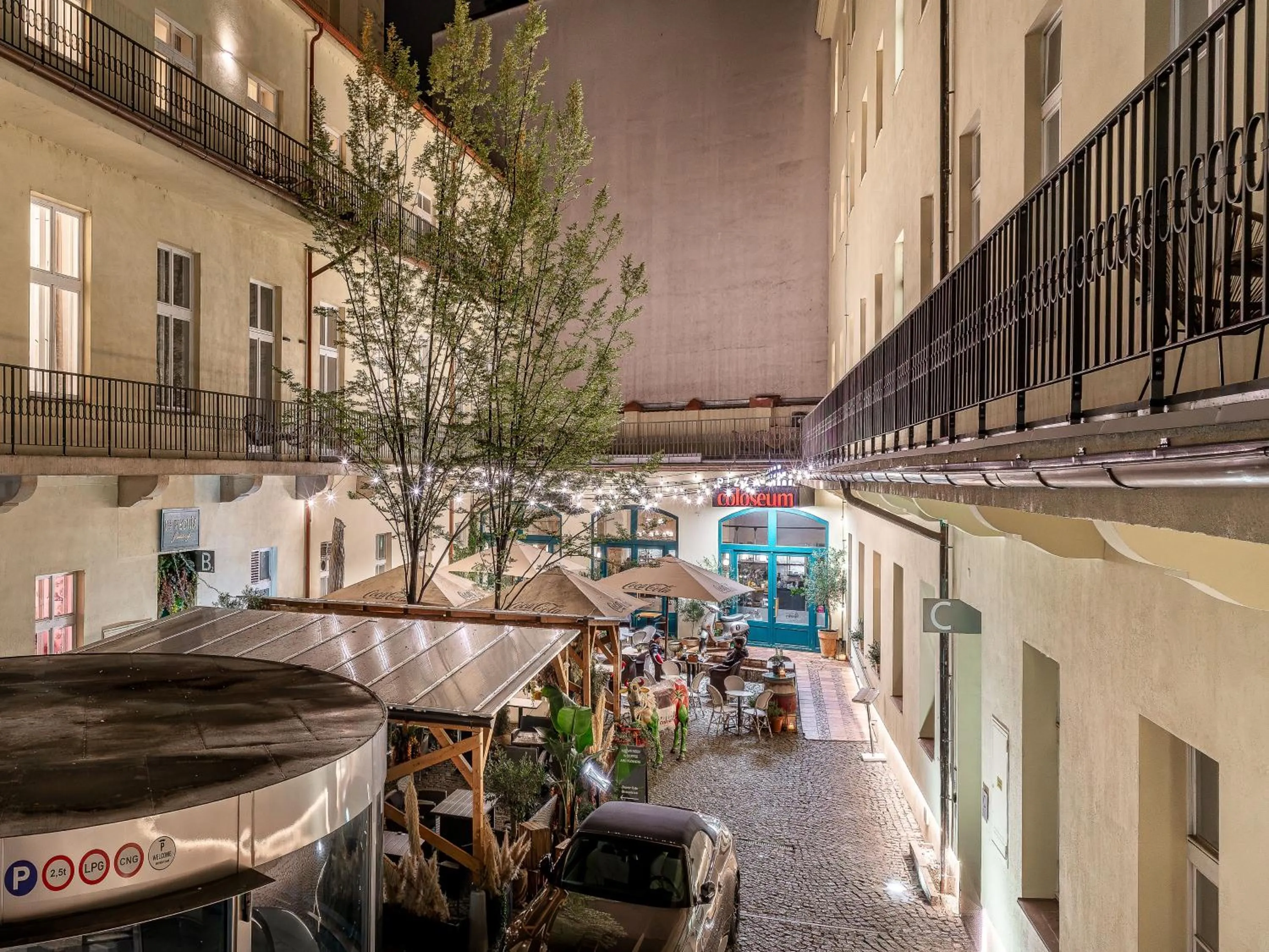 Property building in VN48 Suites by Adrez