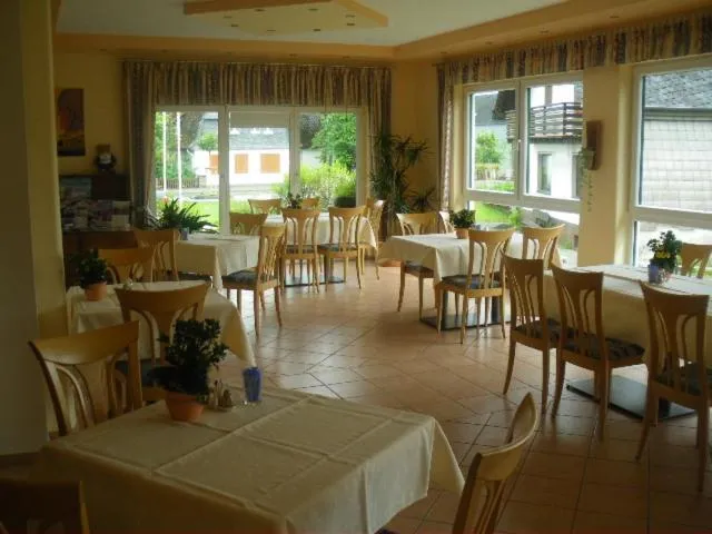 Hotel Pit Lane "Home of Motorsport"