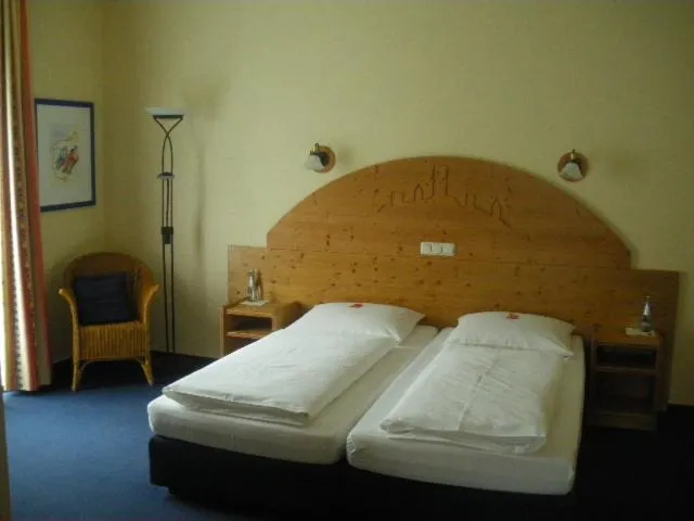 Hotel Pit Lane "Home of Motorsport"