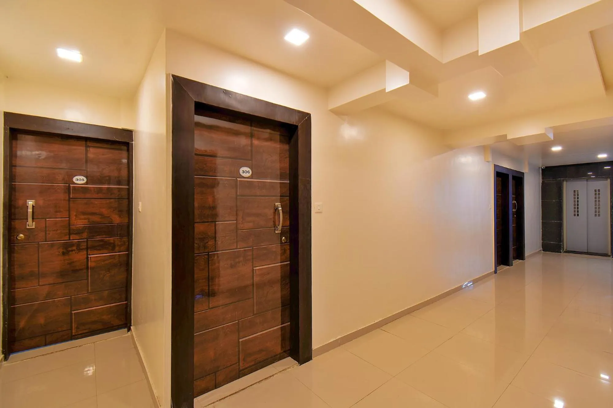 Lobby or reception in FabHotel White House - Nr Sinhagad speciality Hospital