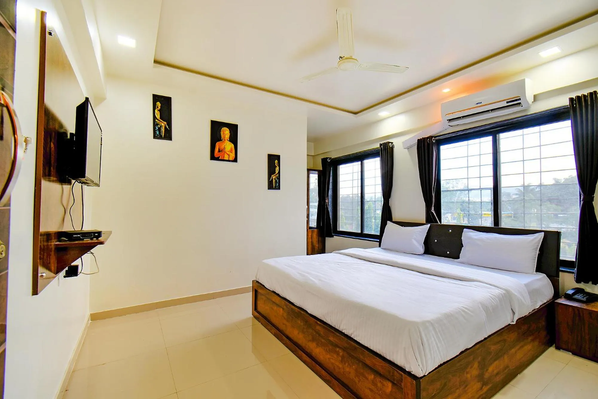 Bed in FabHotel White House - Nr Sinhagad speciality Hospital