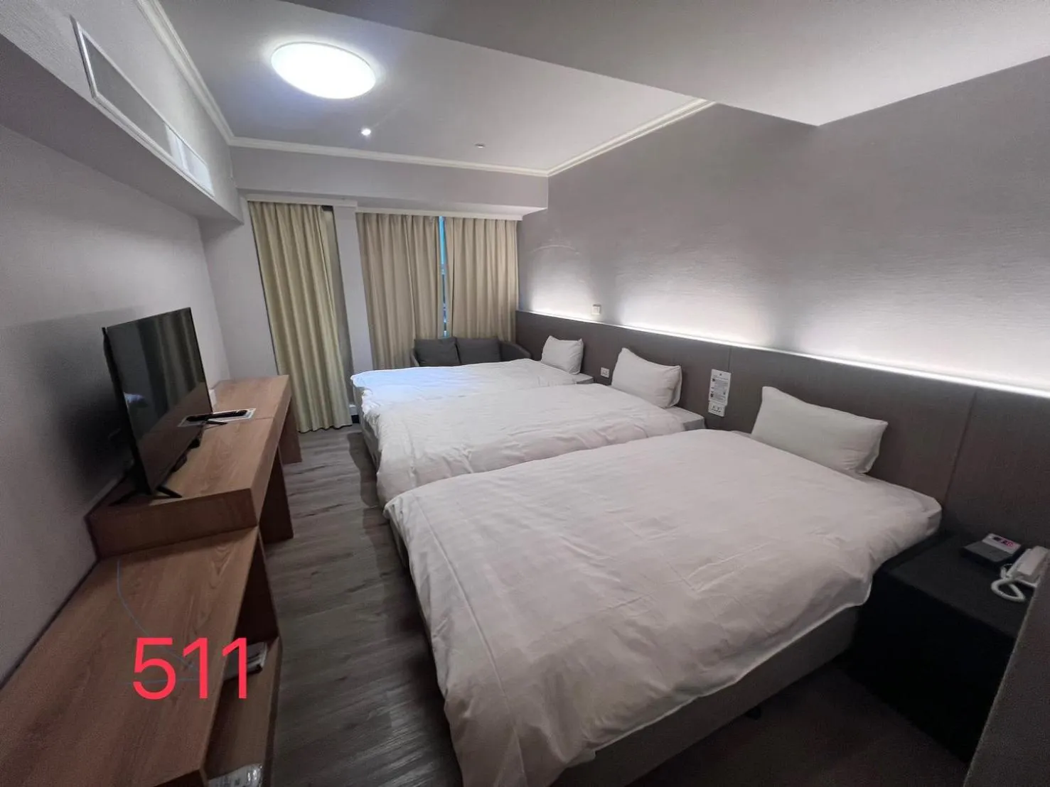 Bedroom, Bed in Hotel Avenue