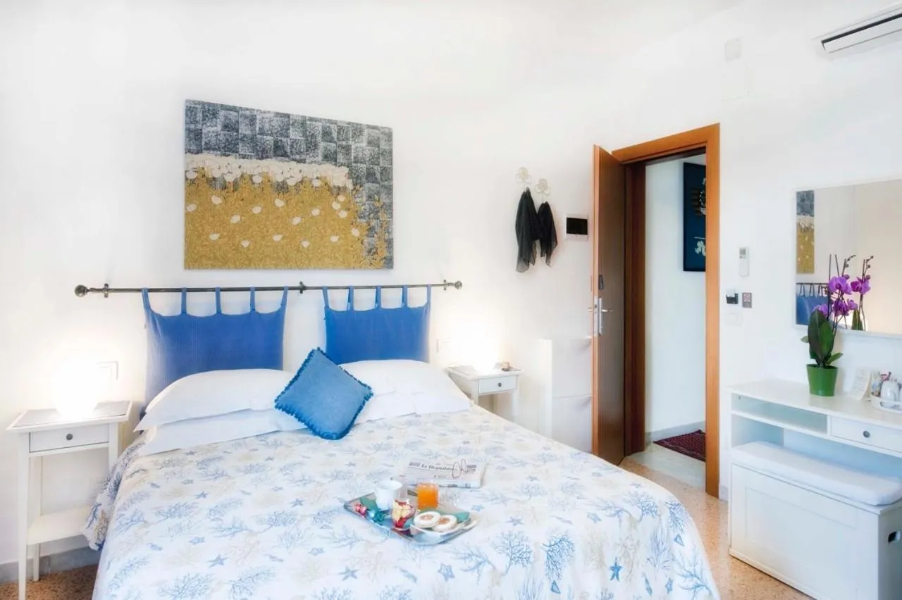 Photo of the whole room, Bed in A due Passi