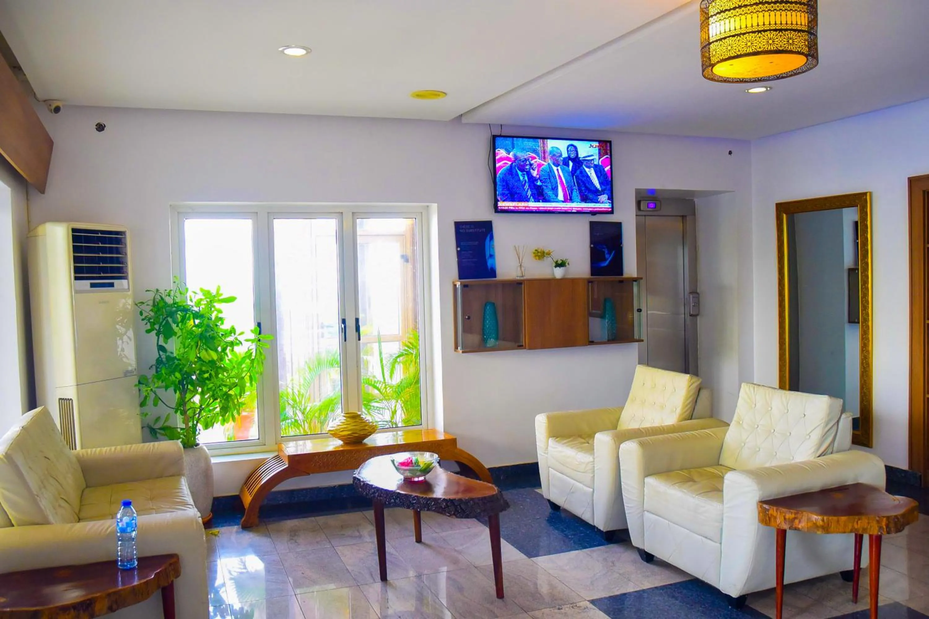 TV and multimedia in Nisa Wellness Retreat