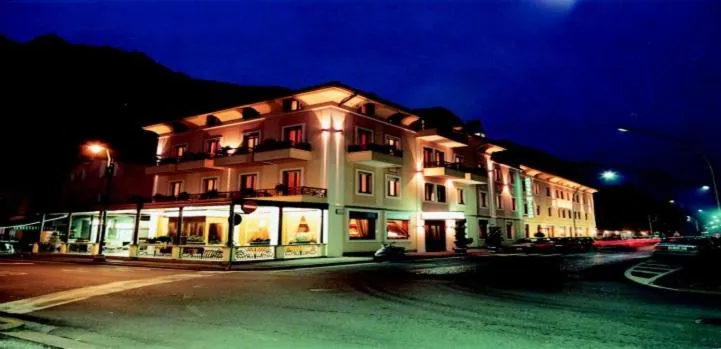 Property building in Albergo Milano