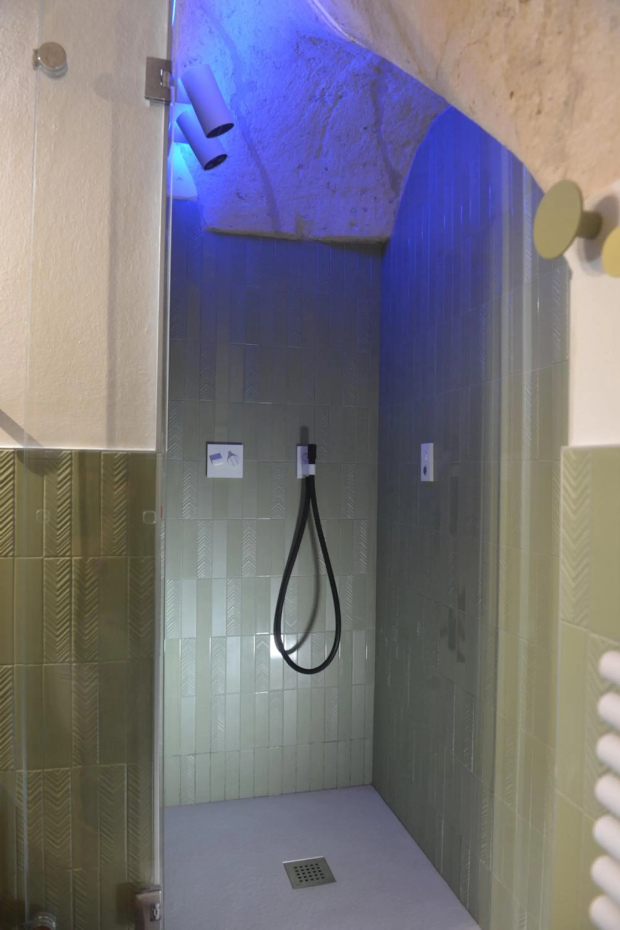 Shower in La Corte Dei Pastori