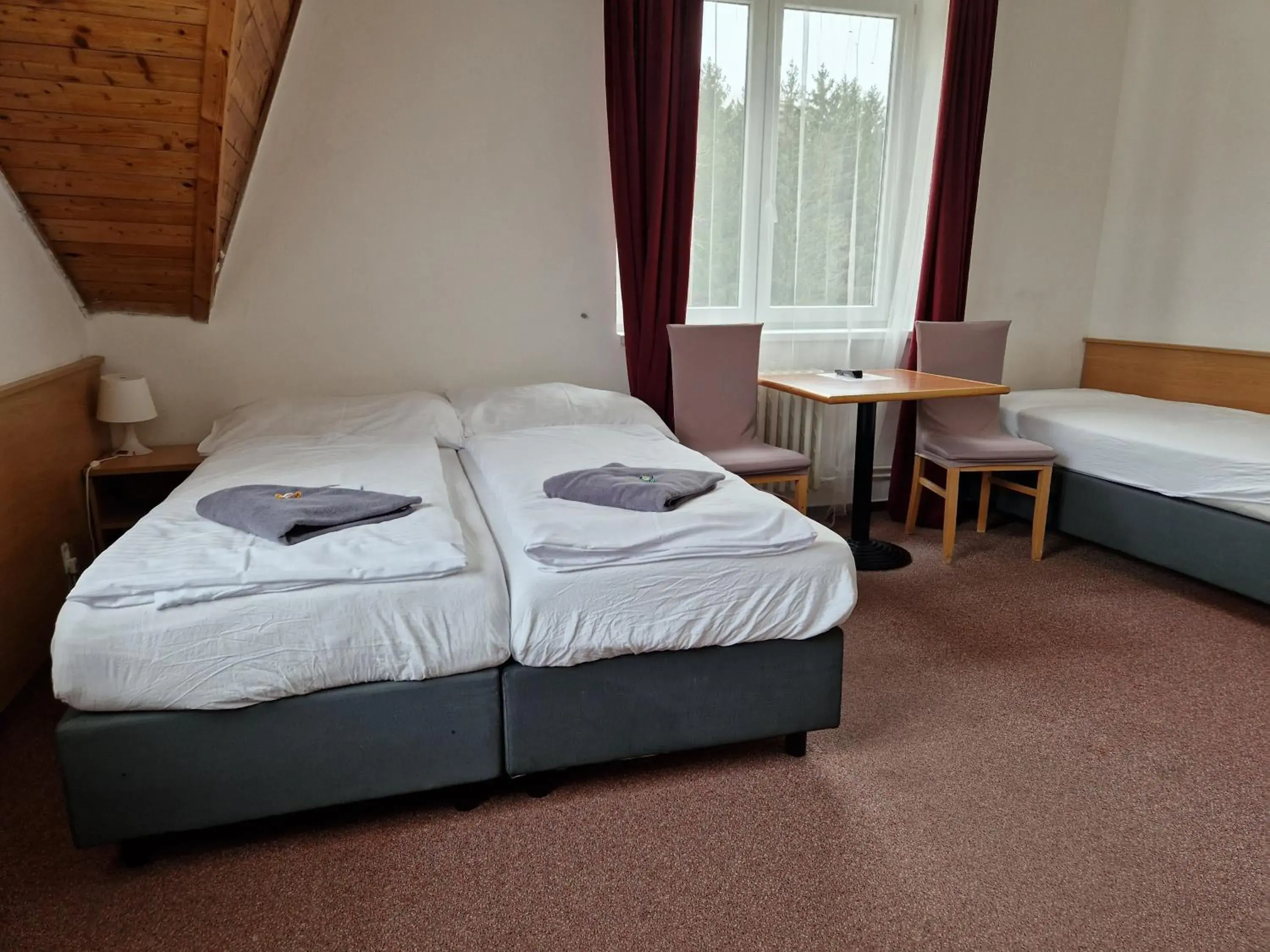 Quadruple Room in Hotel Harrachov Inn Quadruple Room in Hotel Harrachov Inn