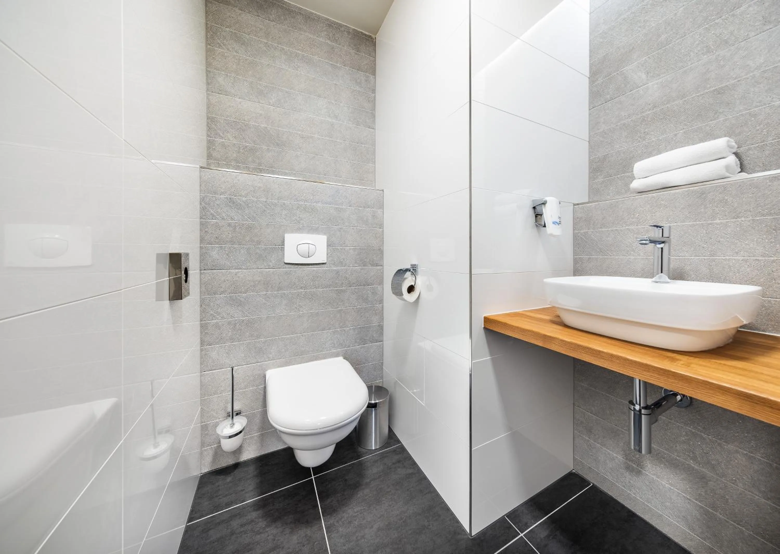 Toilet in Harmony Hotel