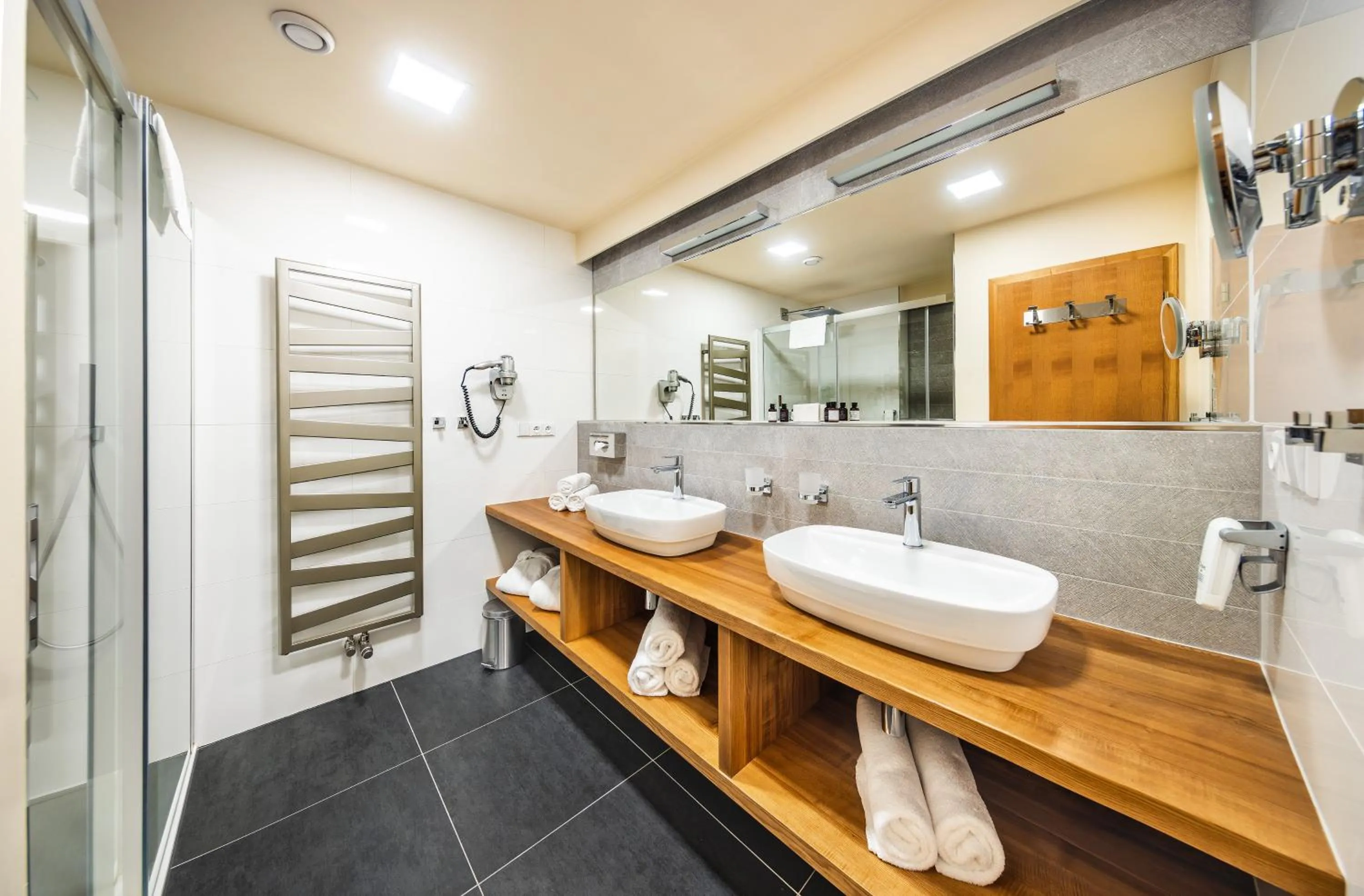 Shower in Harmony Hotel