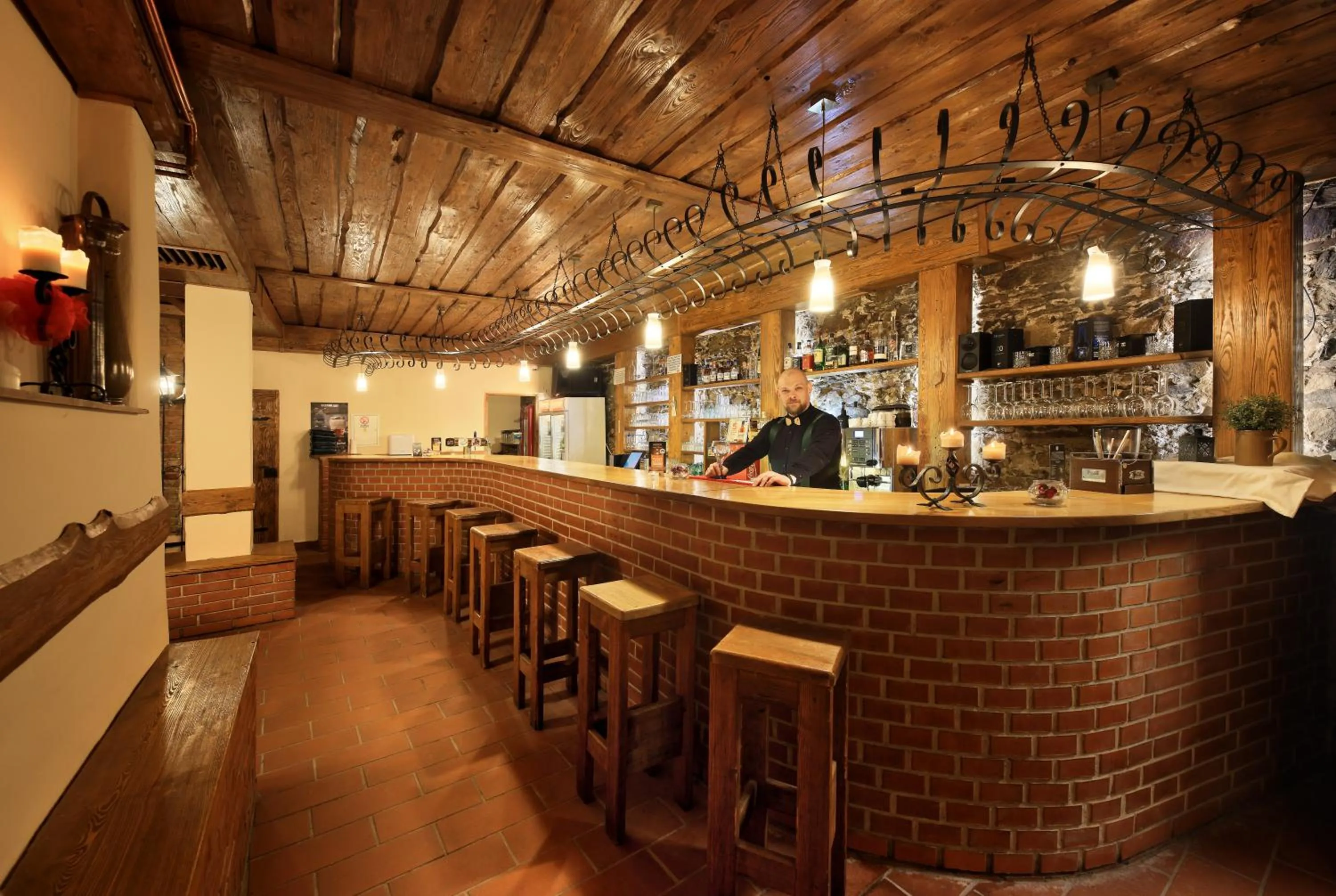 Restaurant/places to eat in Záviš z Falkenštejna