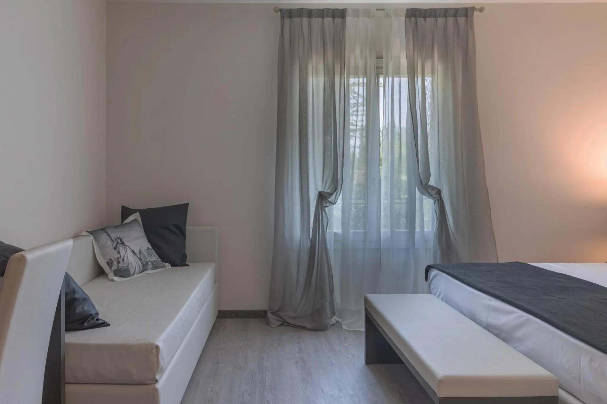 Photo of the whole room, Bed in Villa Petra