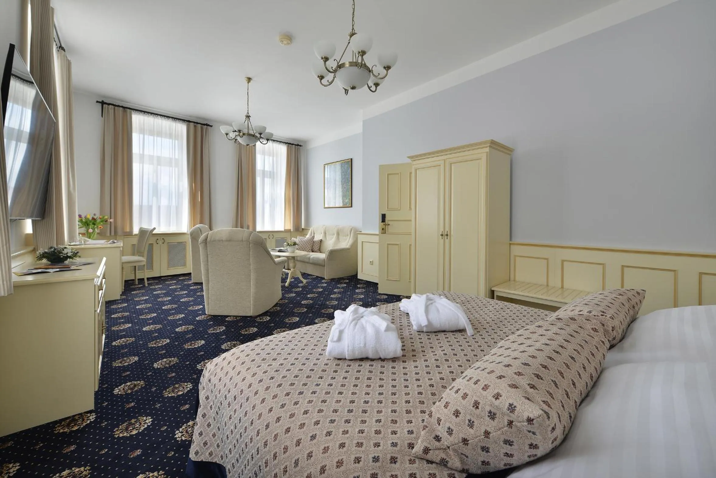 Bedroom, Bed in Hotel Podhrad