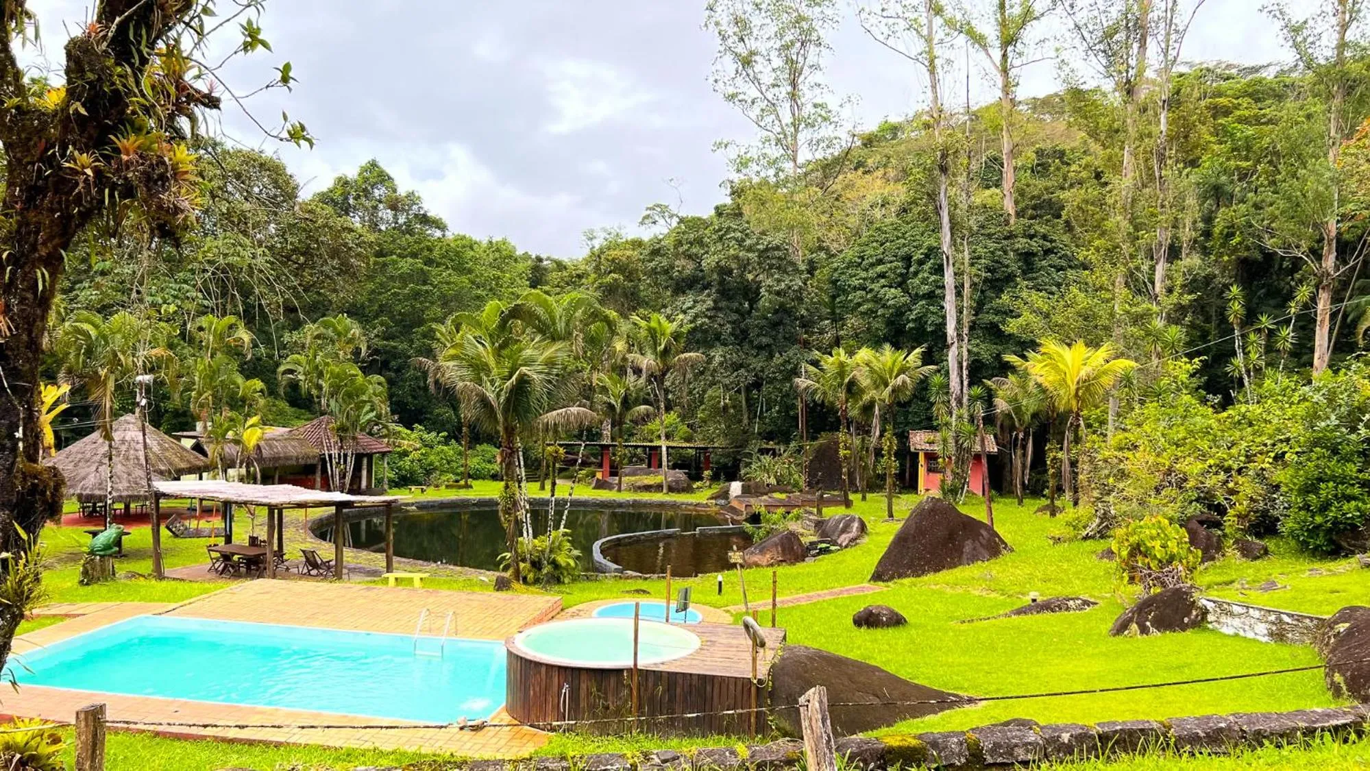 Restaurant/places to eat in Pousada Ananda Parivara