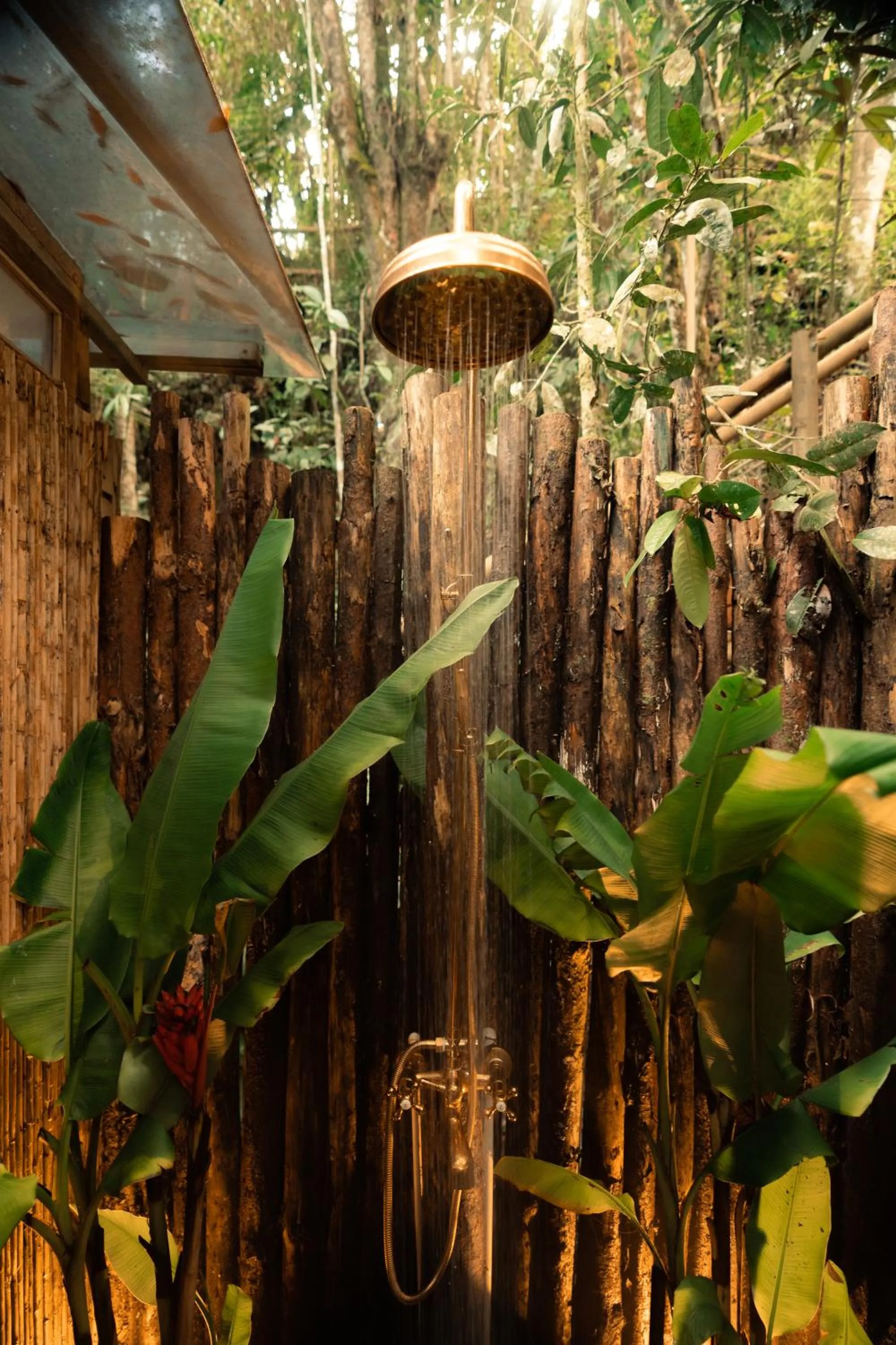 Shower in BubbleSky Glamping Guatapé