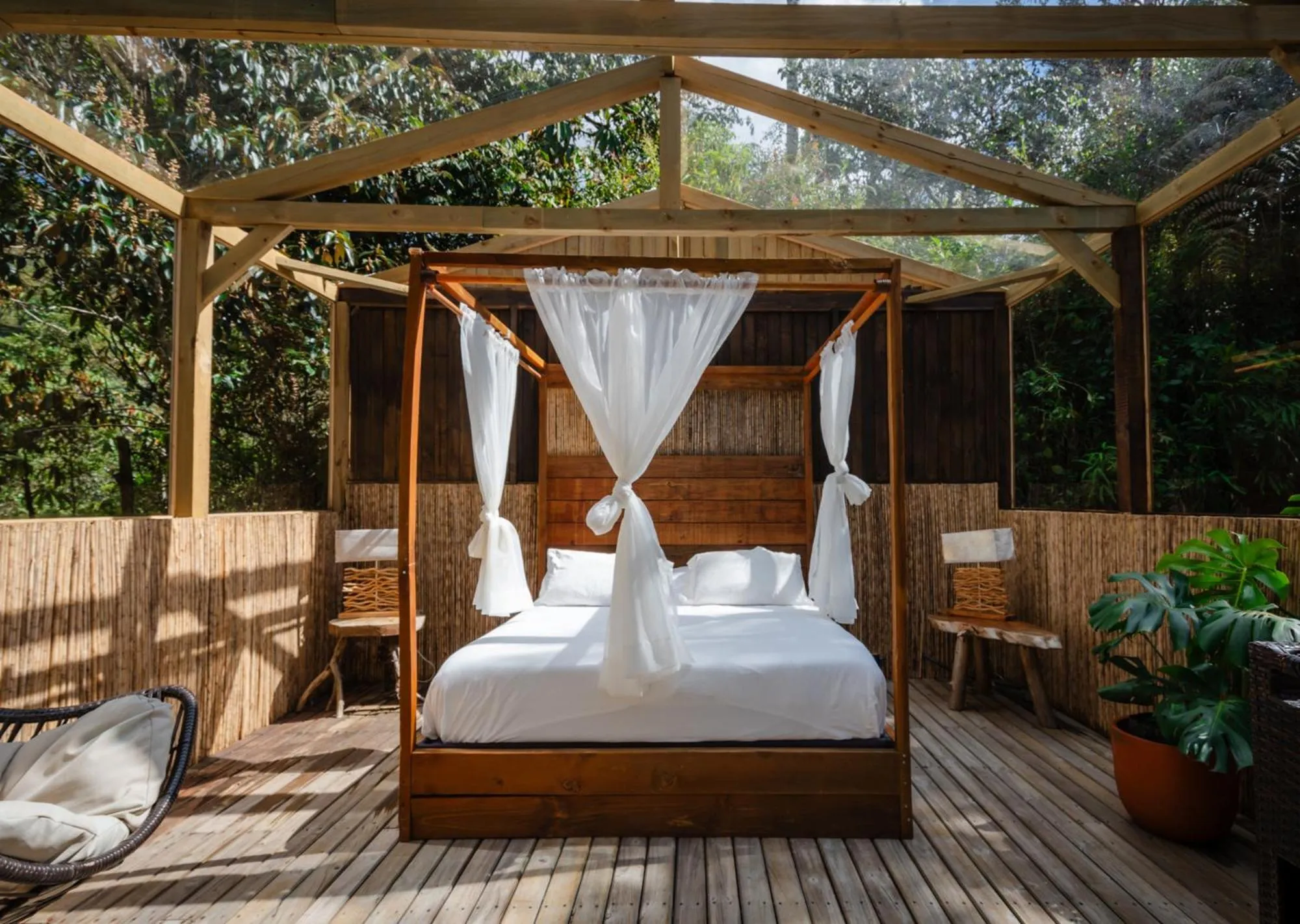Spring, Bed in BubbleSky Glamping Guatapé