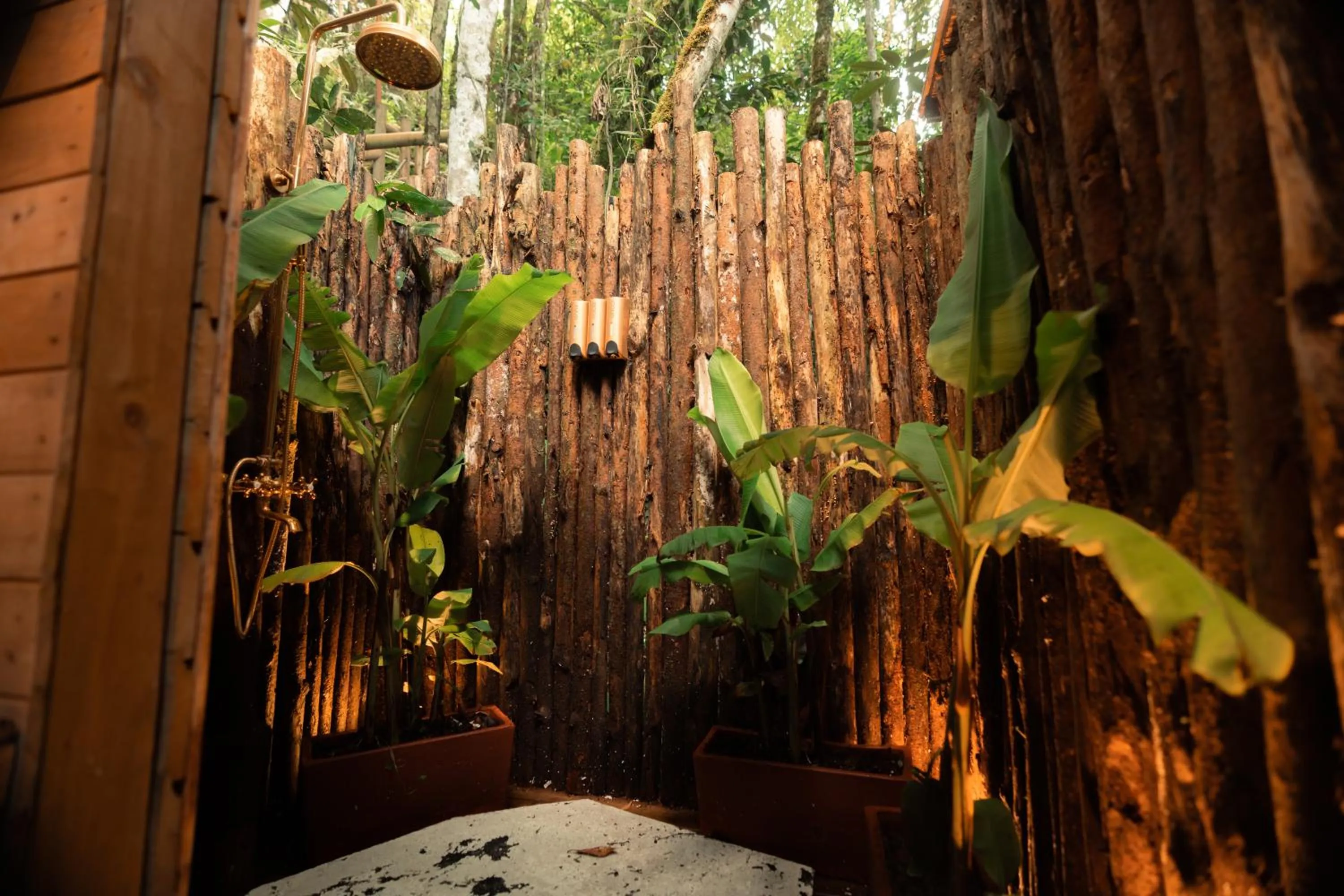 Shower in BubbleSky Glamping Guatapé