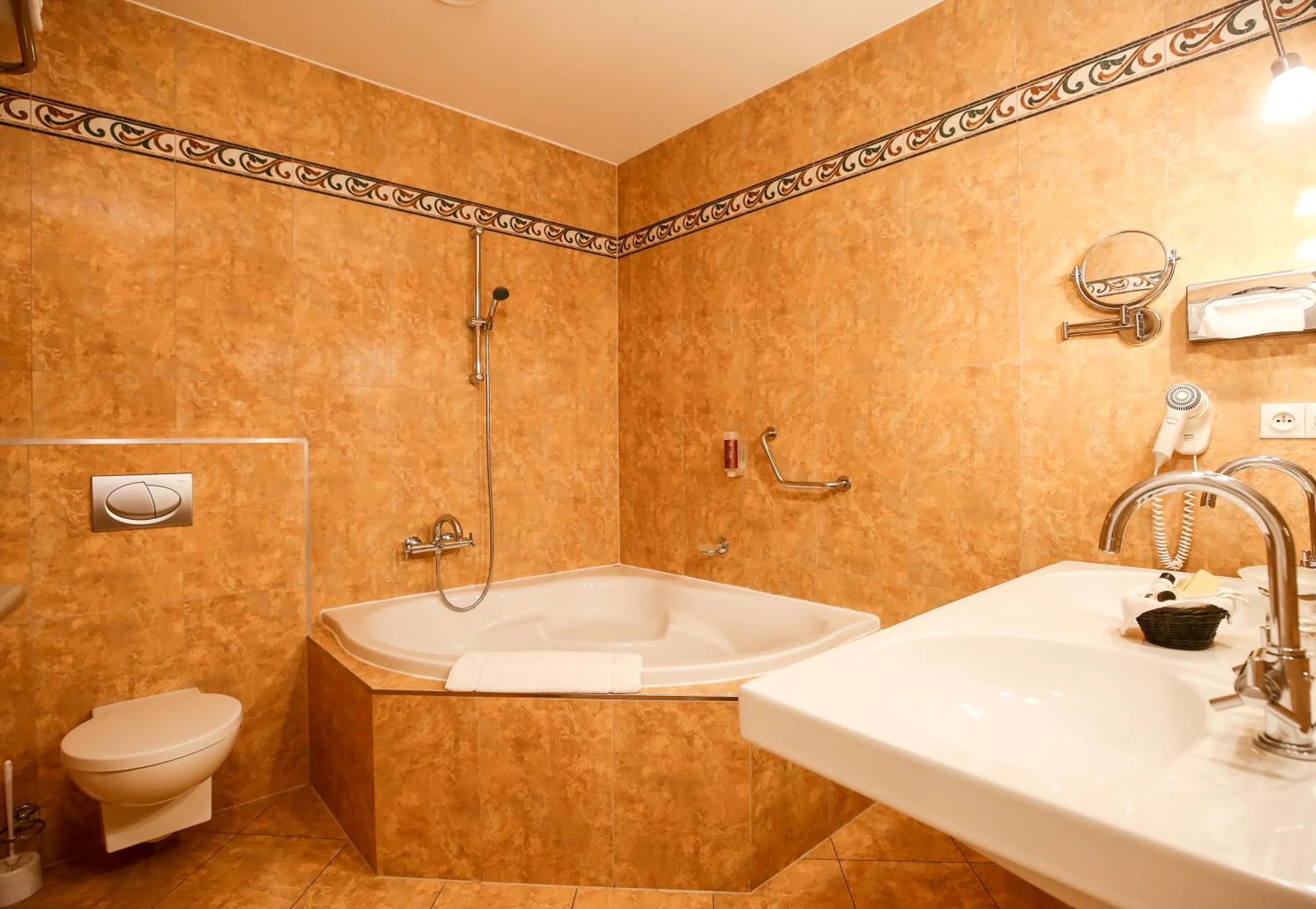 Toilet in LH Hotel Dvořák Tábor Congress & Wellness