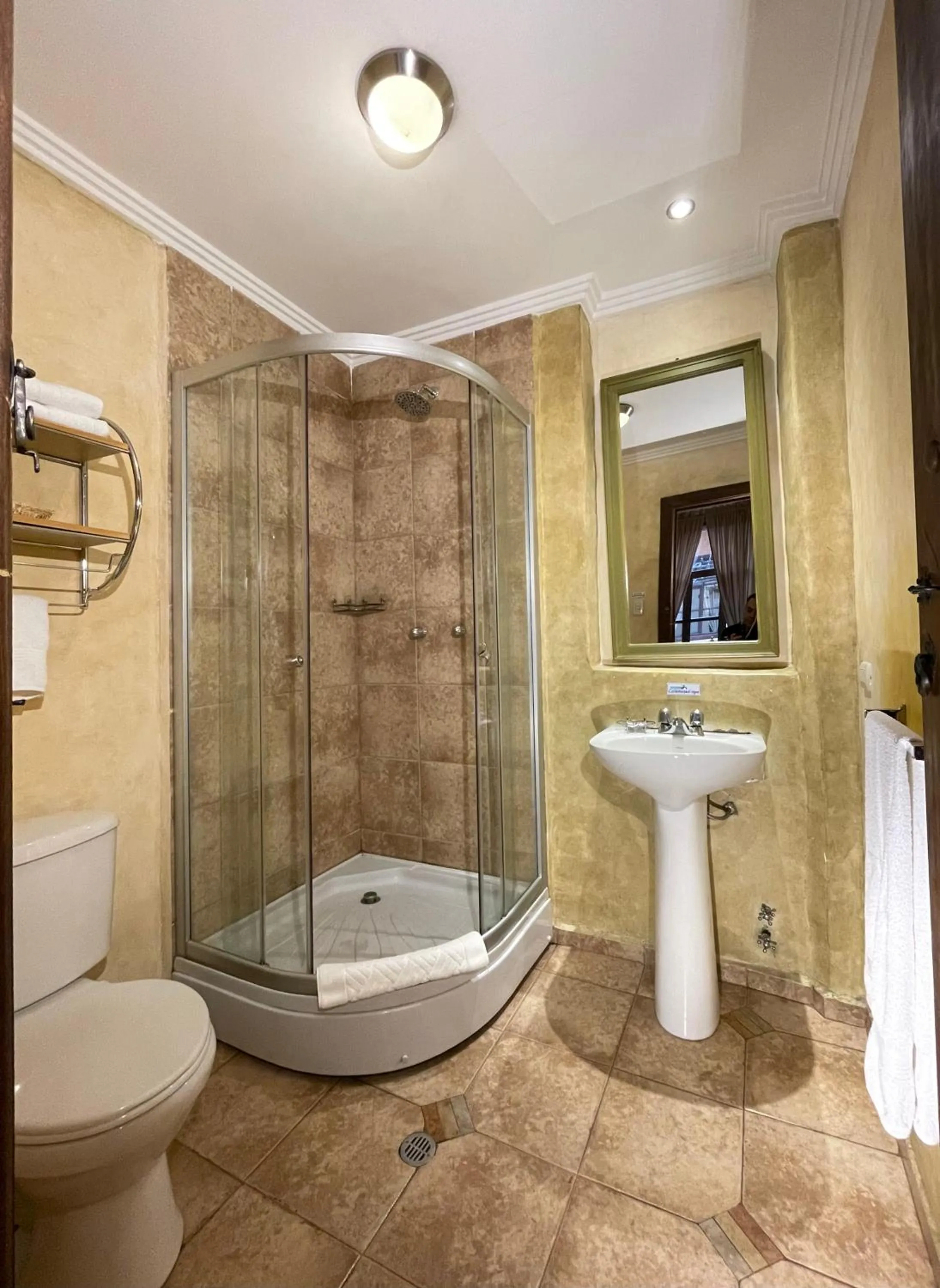 Shower in NASS Casa del Aguila